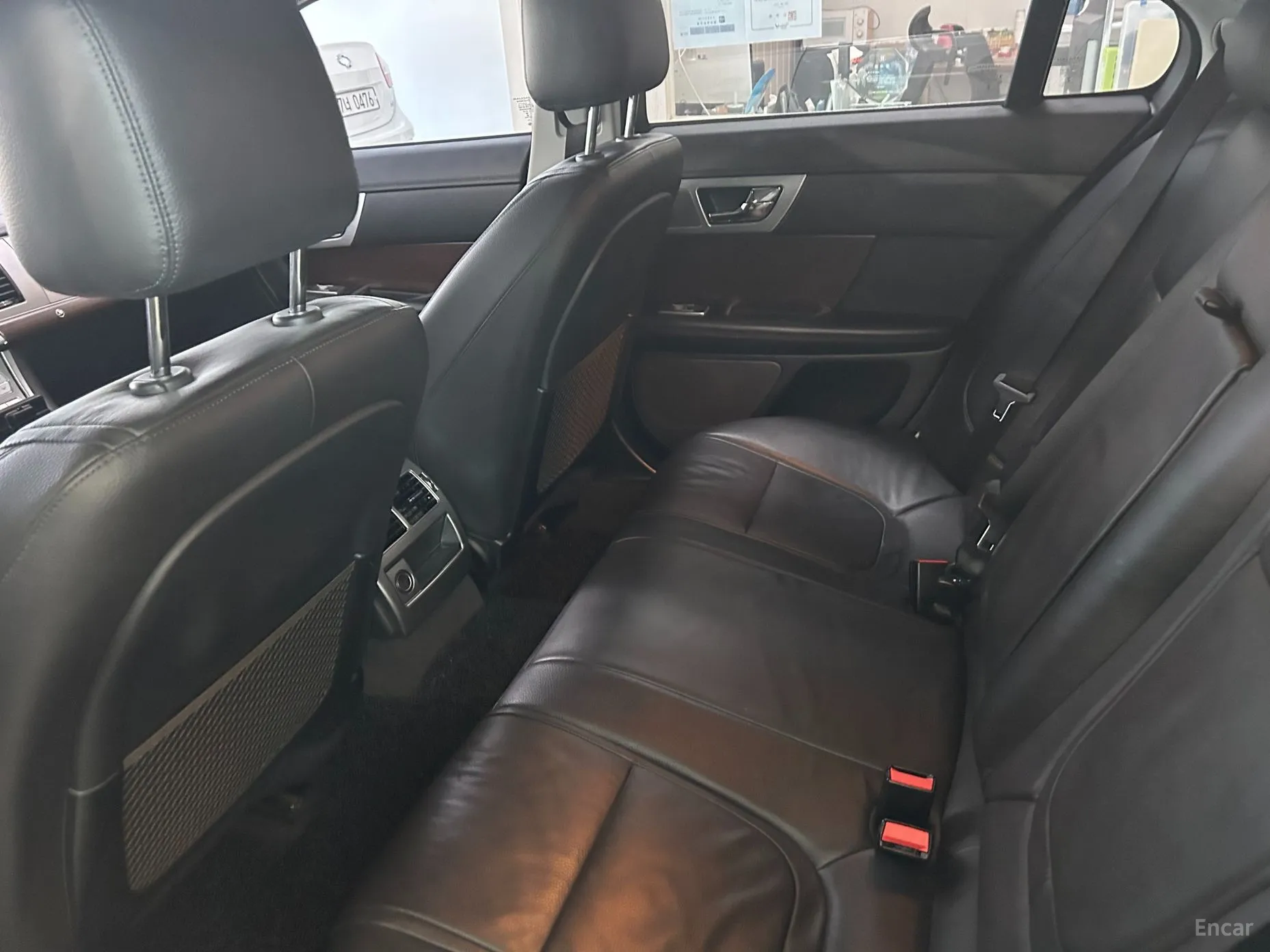 Jaguar New XF превью 11