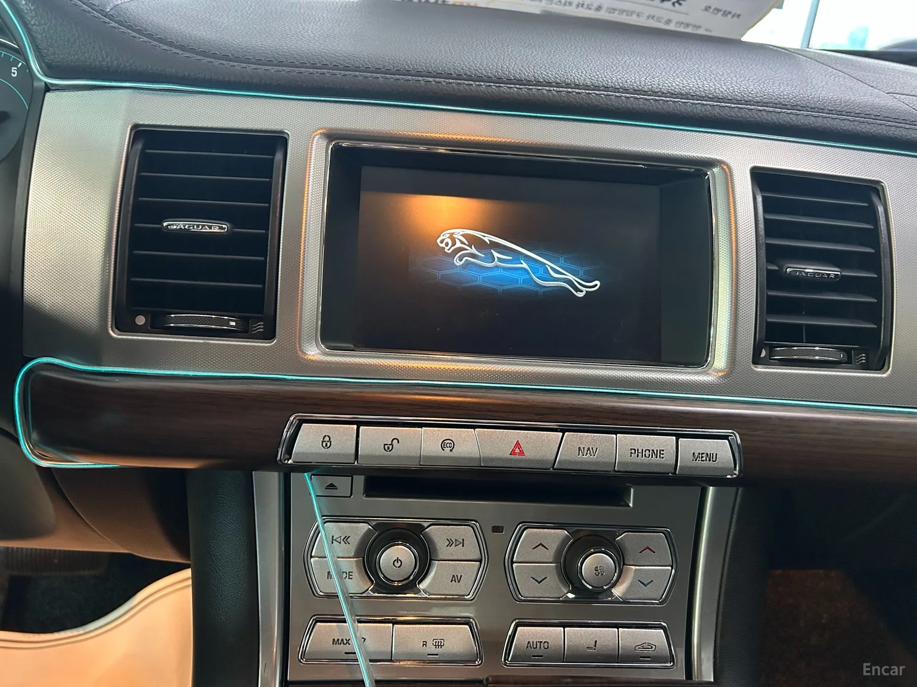 Jaguar New XF превью 6