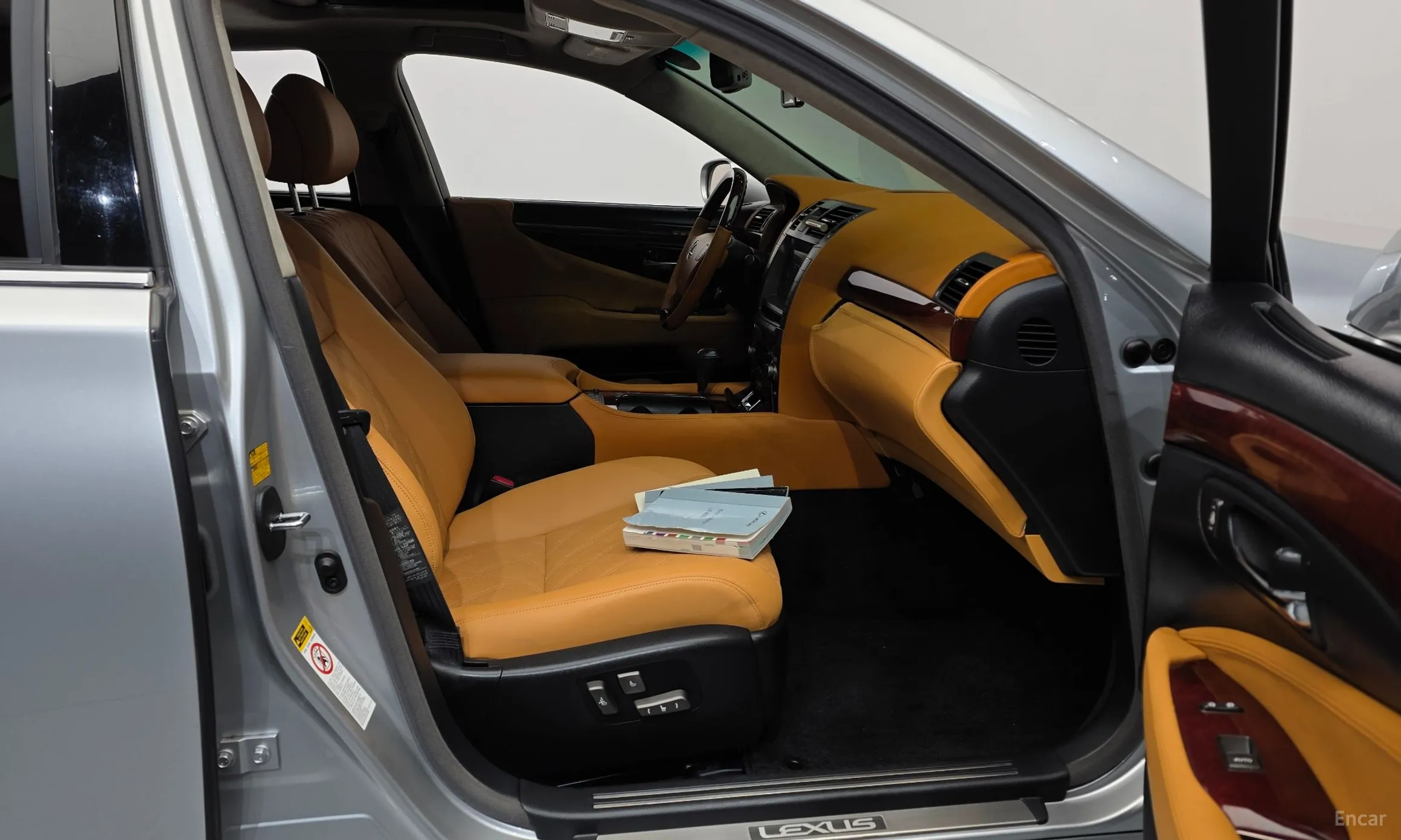 Lexus LS460 превью 11