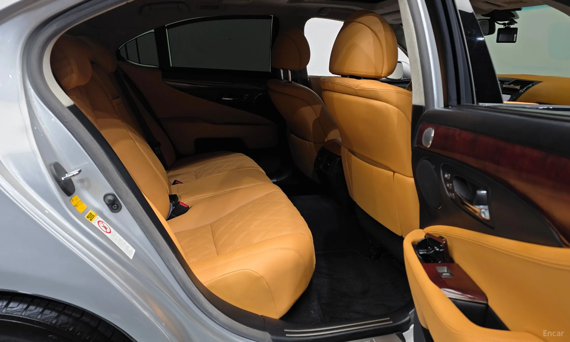 Lexus LS460 превью 12