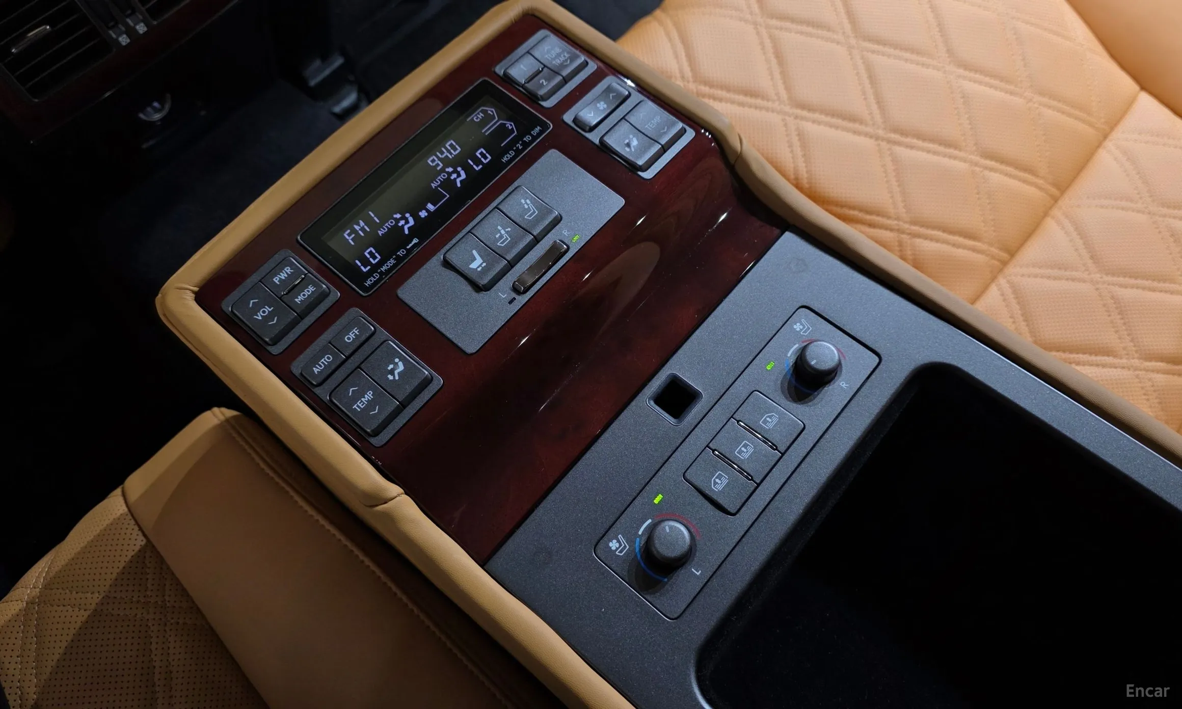 Lexus LS460 превью 18