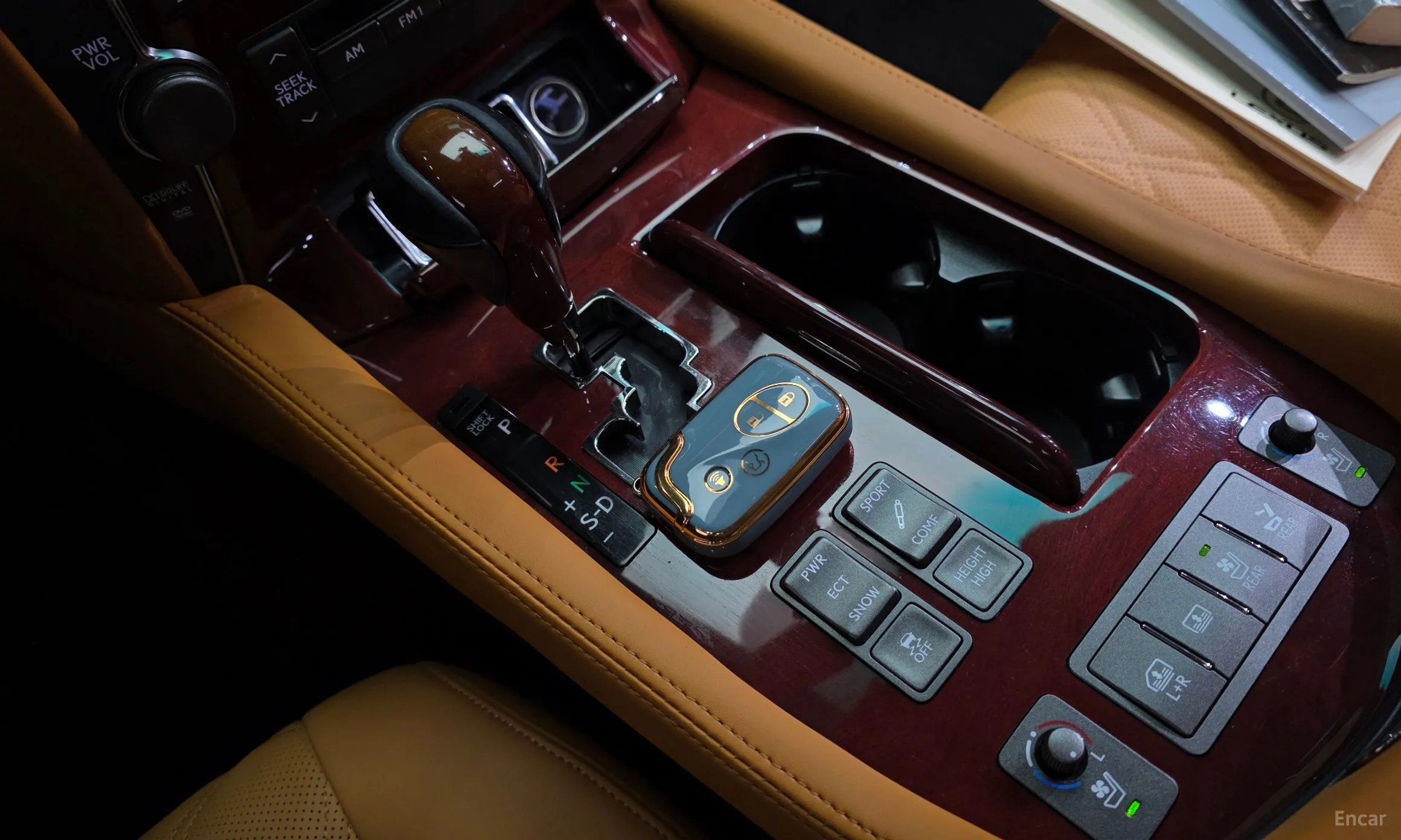 Lexus LS460 превью 9