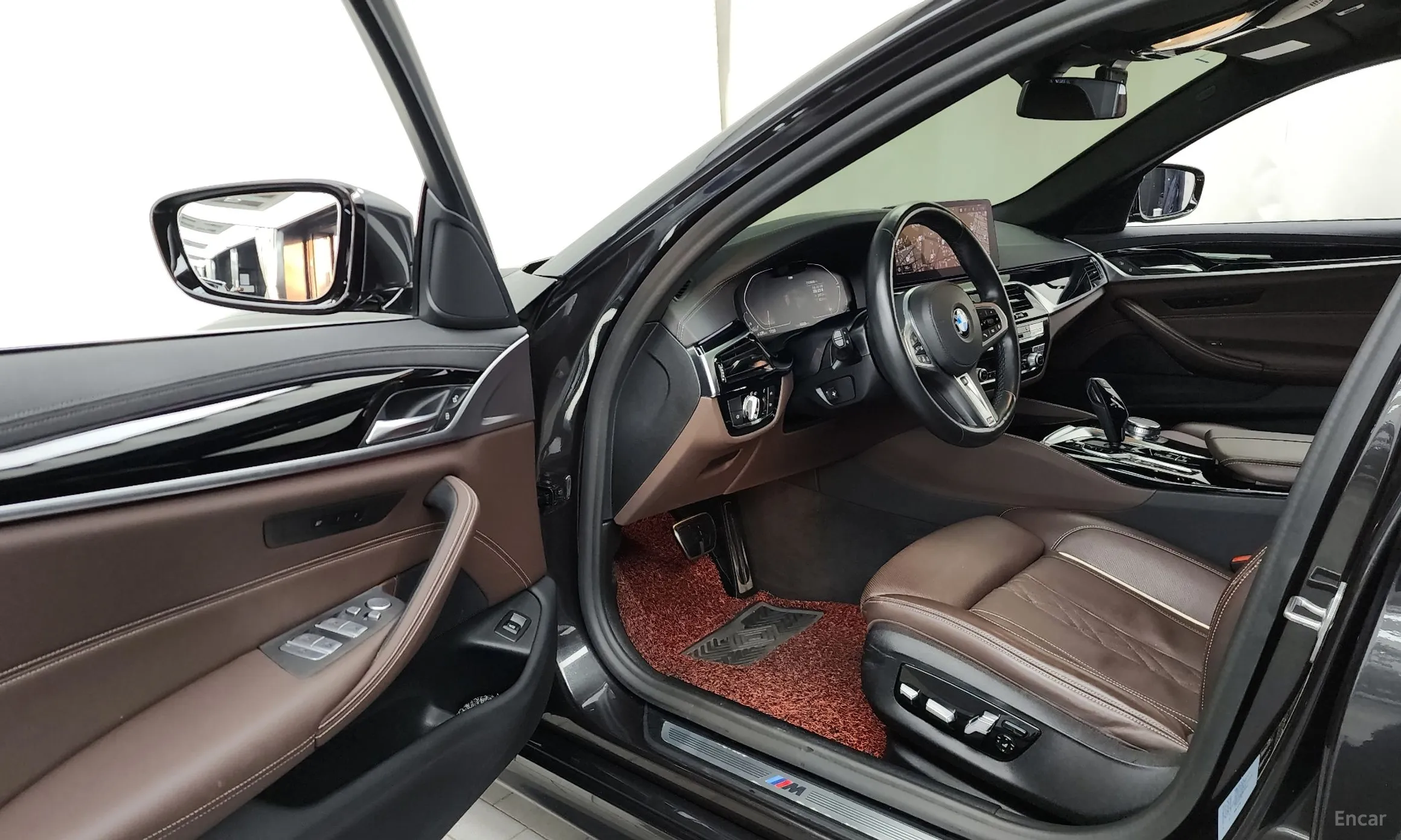 BMW 5 Series (G30) превью 10