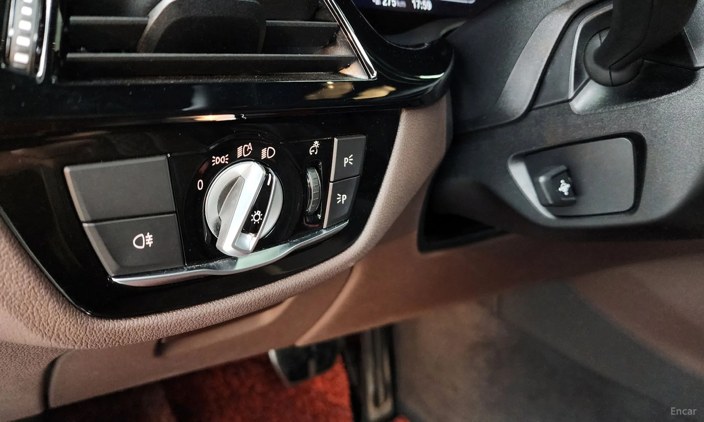 BMW 5 Series (G30) превью 16