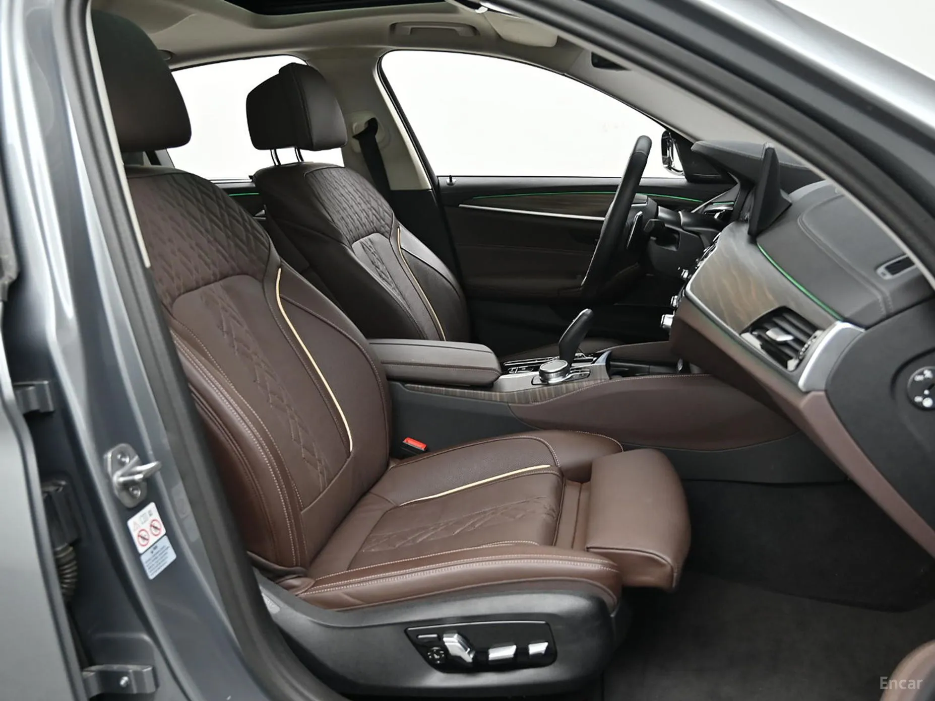 BMW 5 Series (G30) превью 10