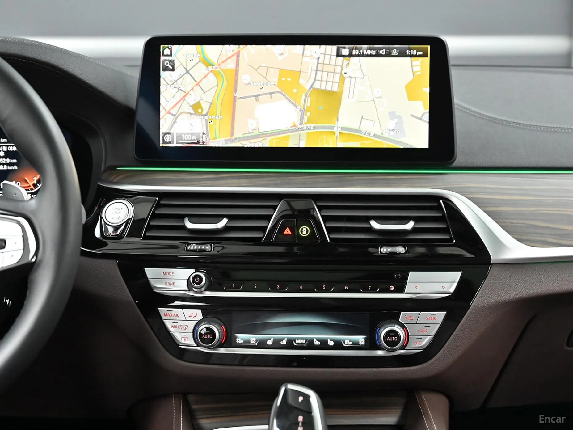 BMW 5 Series (G30) превью 14