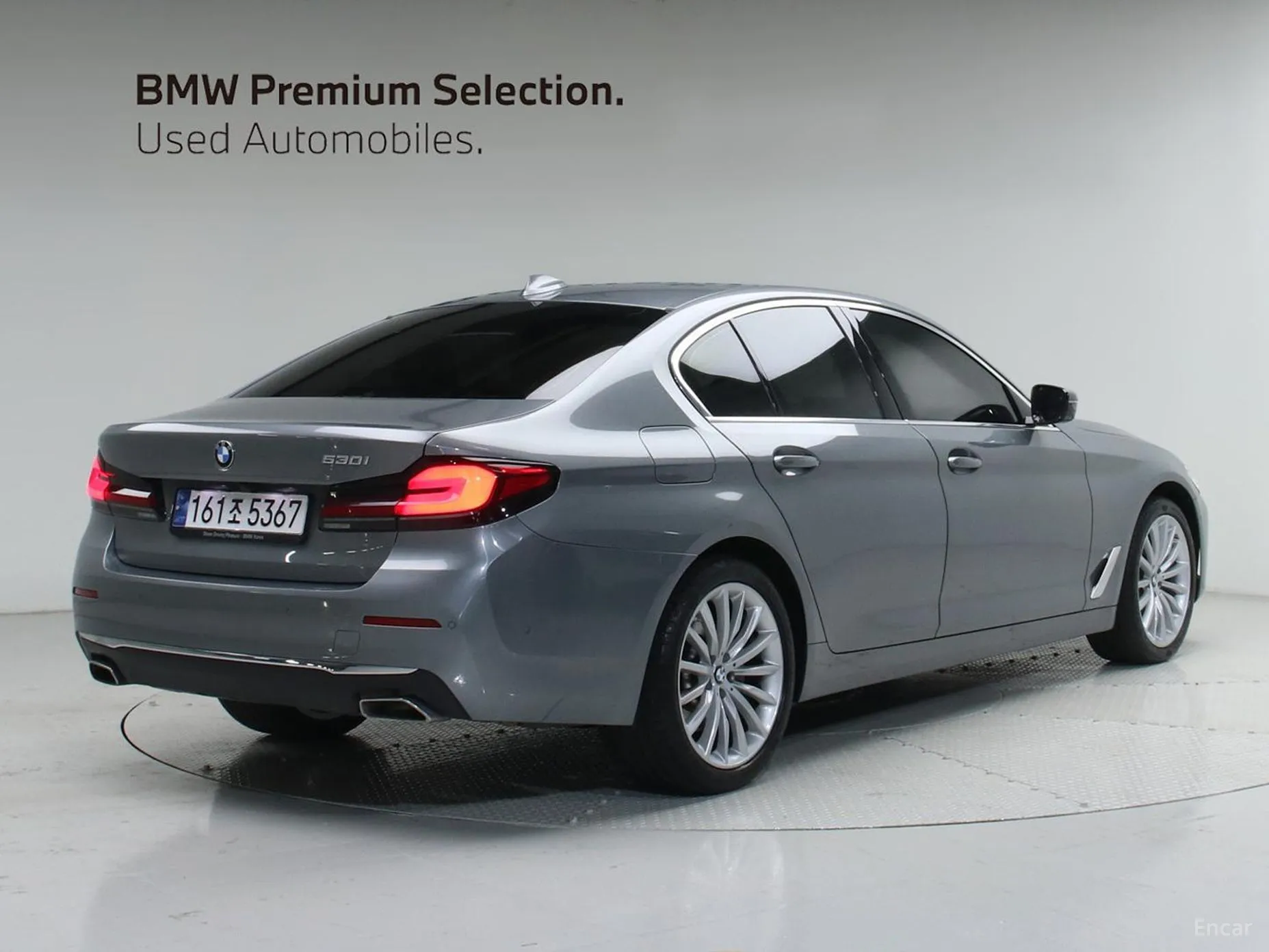 BMW 5 Series (G30) превью 4