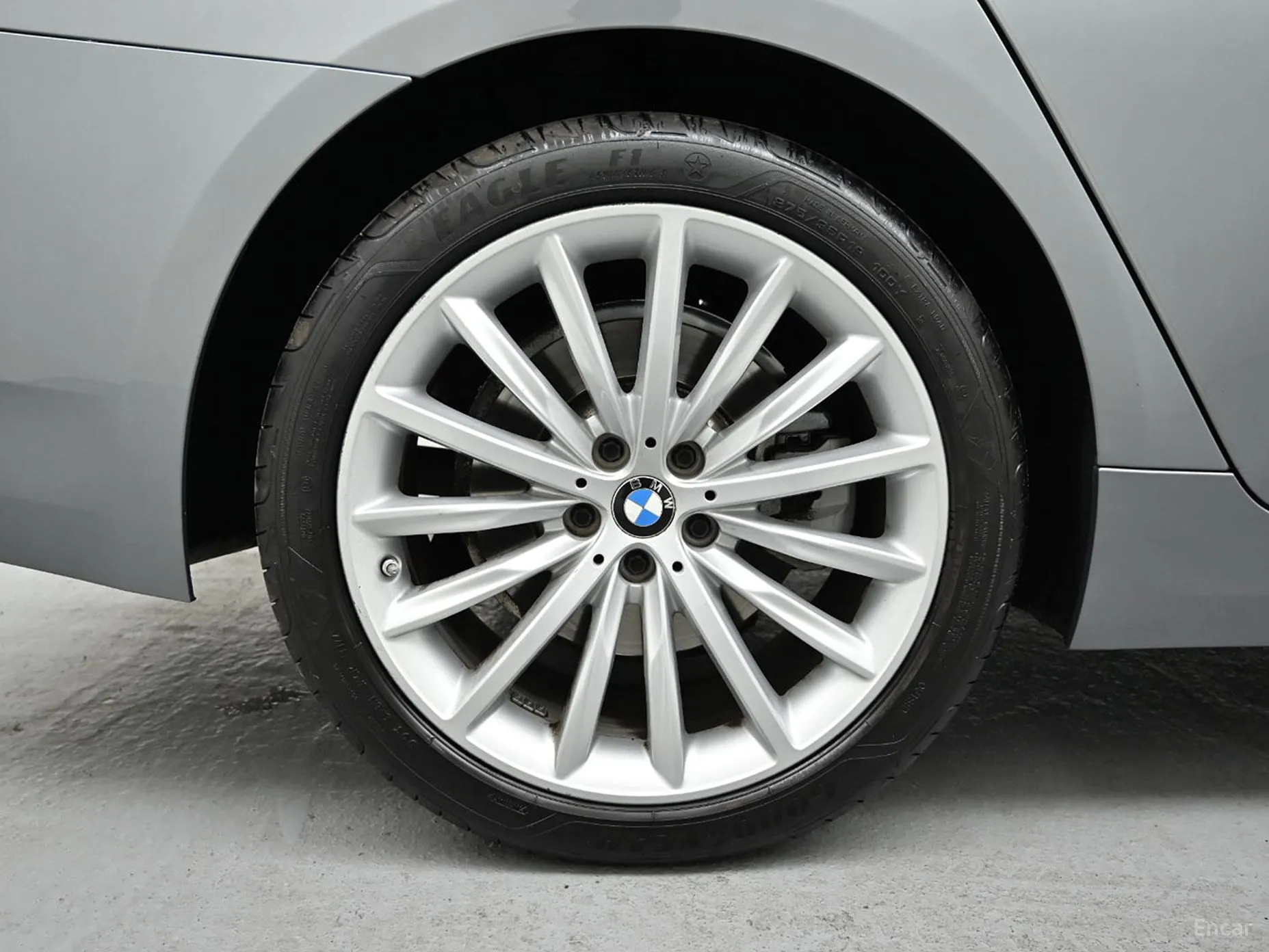 BMW 5 Series (G30) превью 5