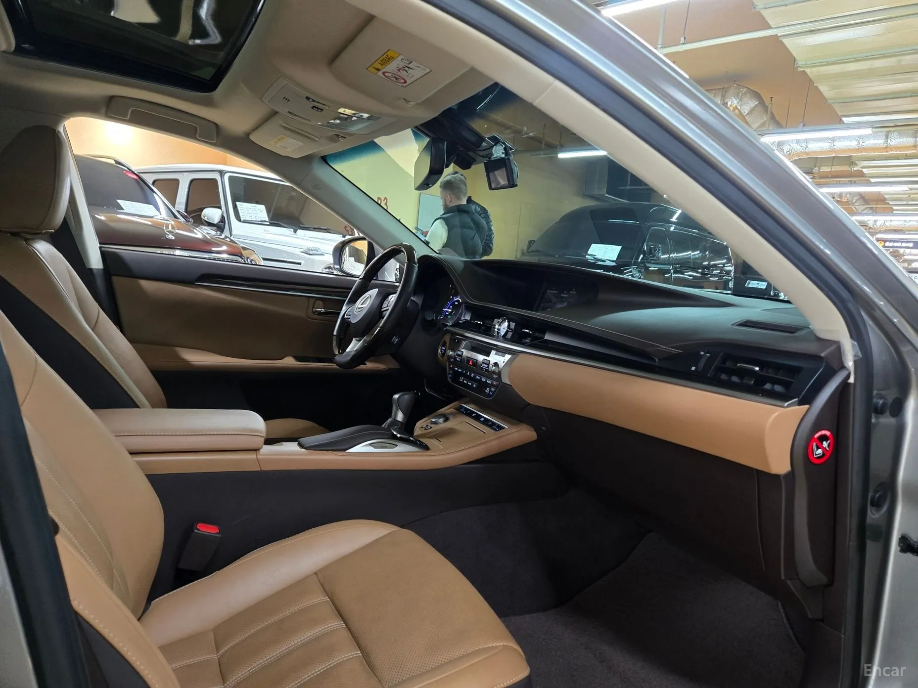 Lexus New ES300h превью 13