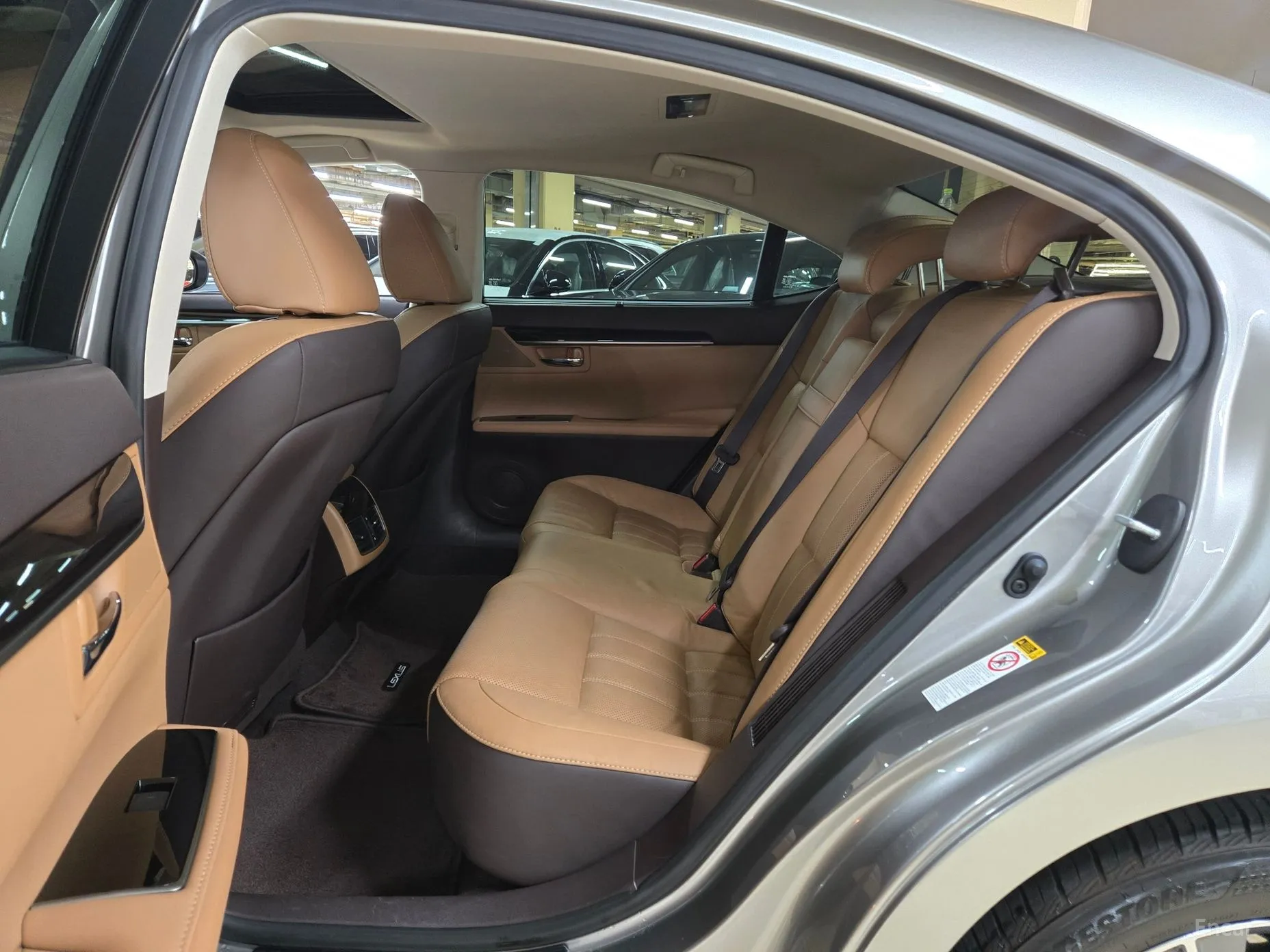 Lexus New ES300h превью 5