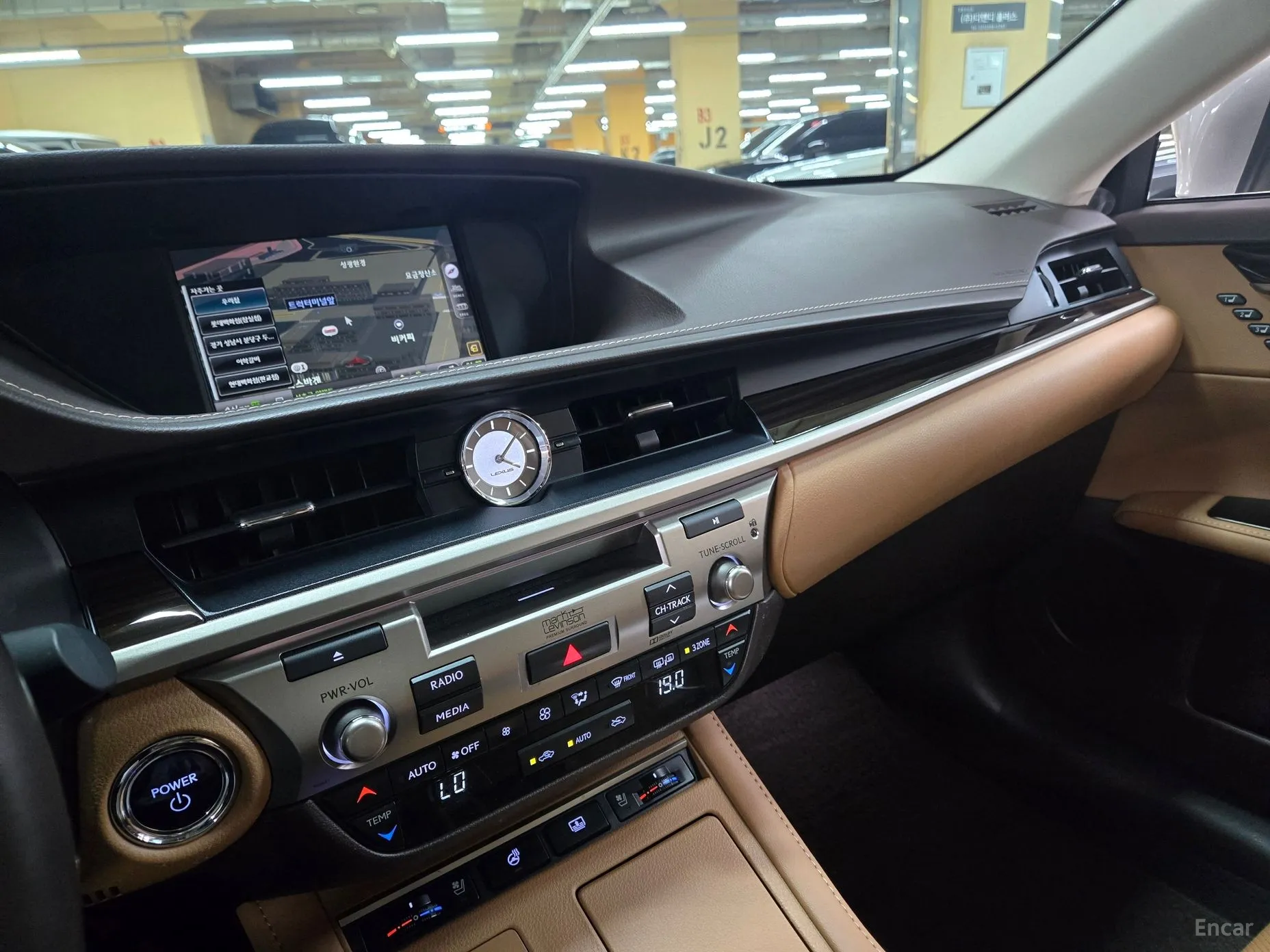 Lexus New ES300h превью 7