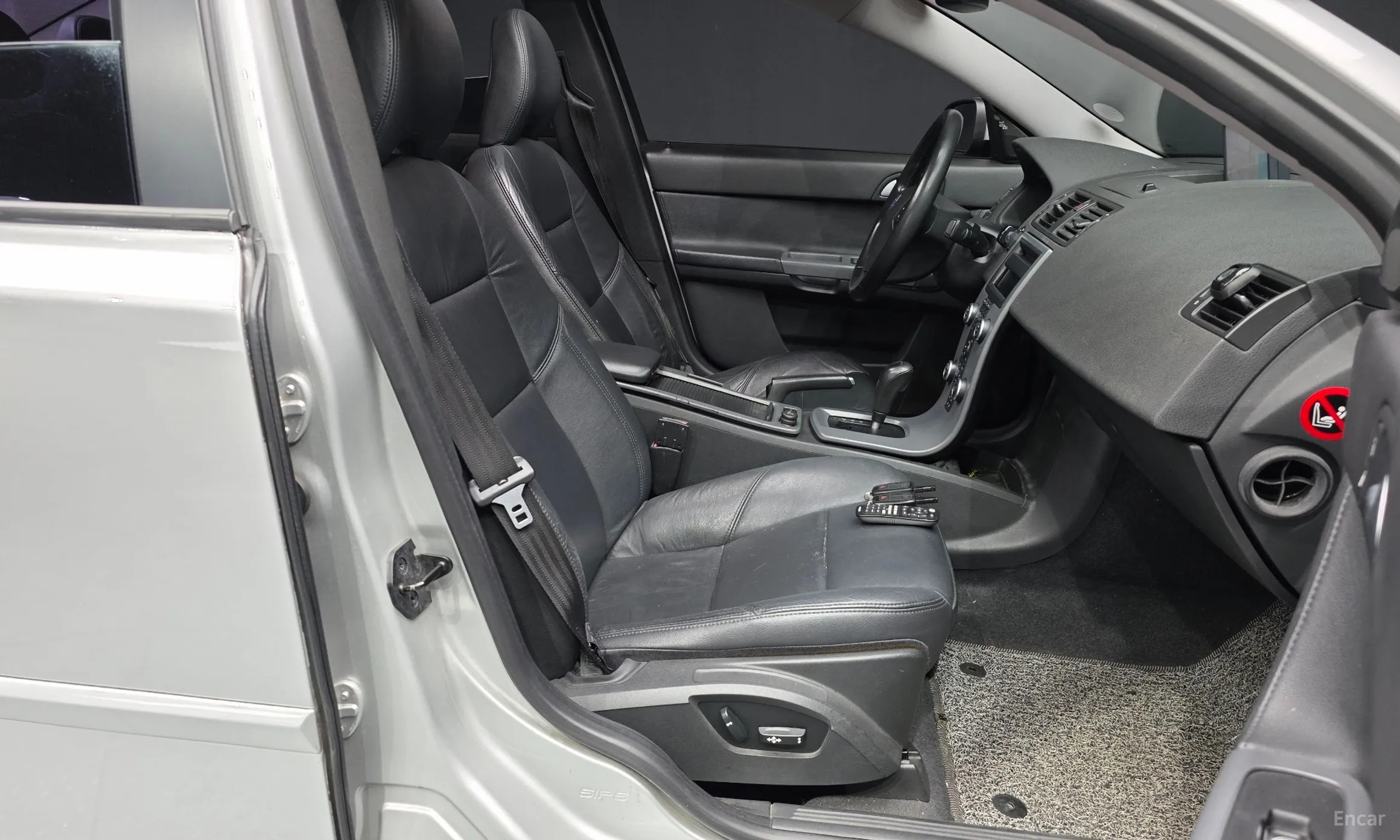Volvo S40 превью 11