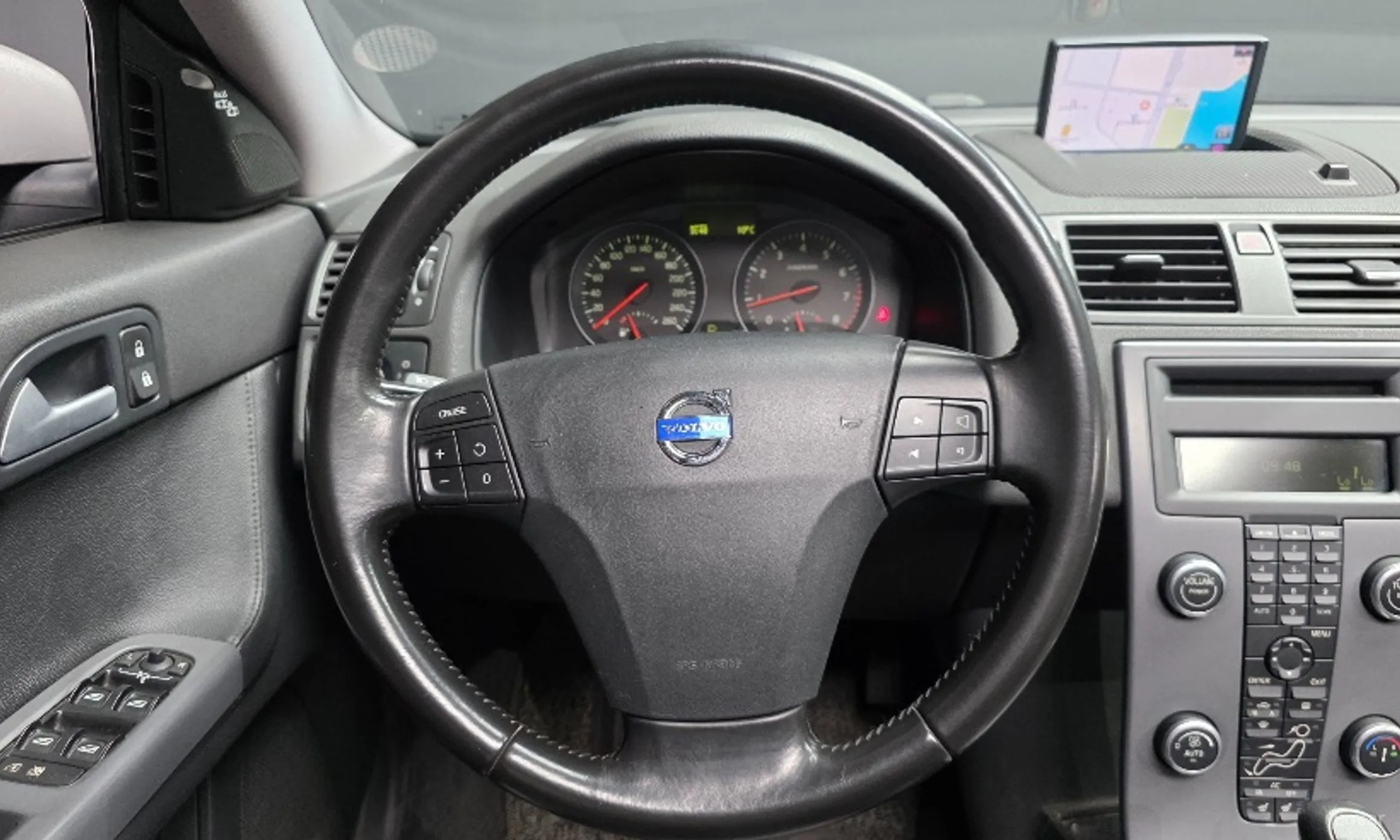 Volvo S40 превью 13