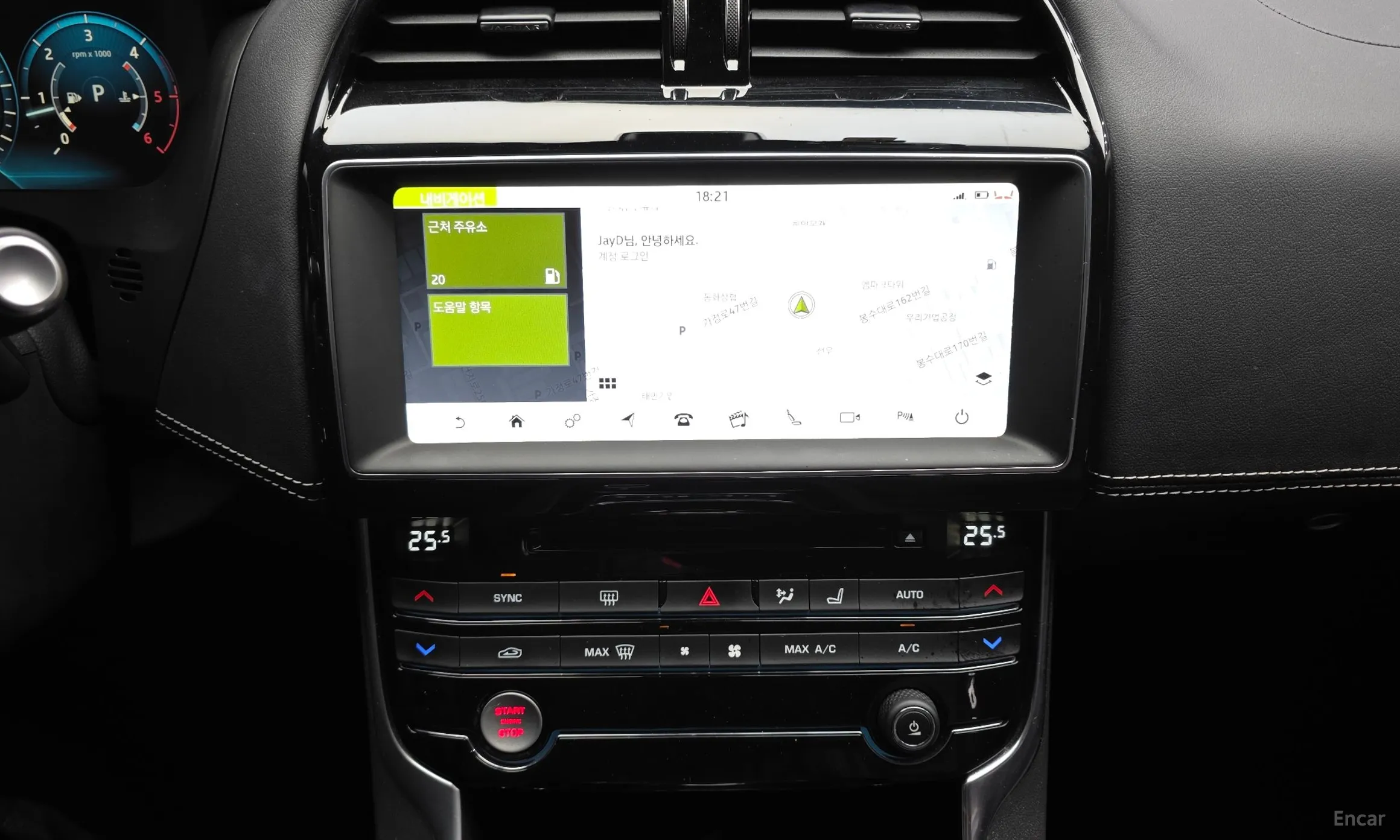 Jaguar XE превью 14