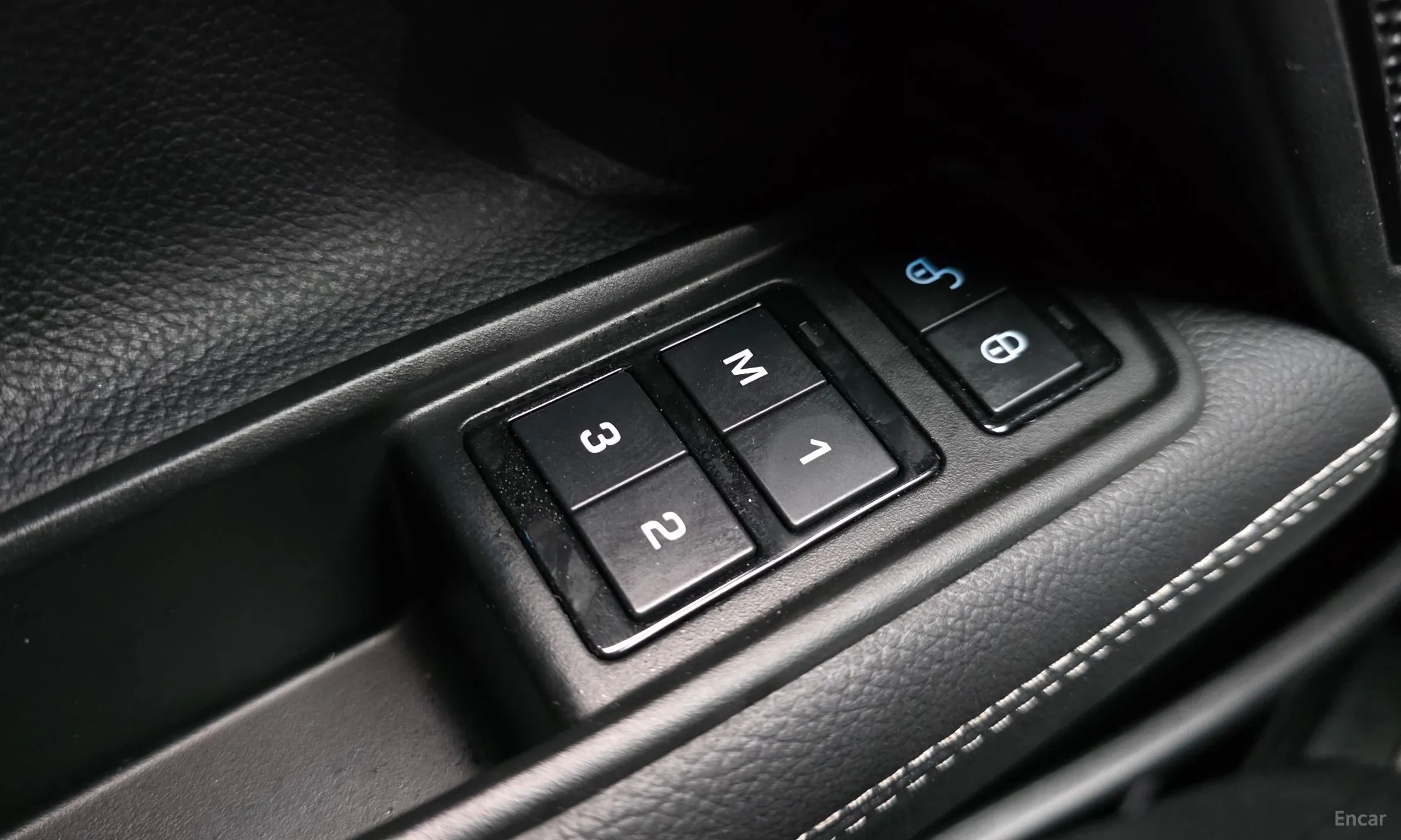 Jaguar XE превью 17