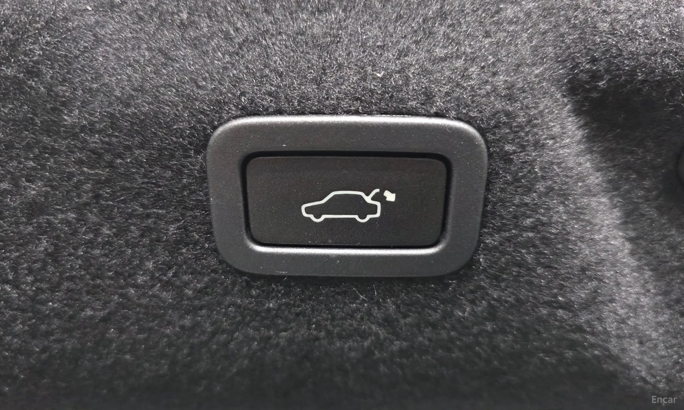 Jaguar XE превью 20