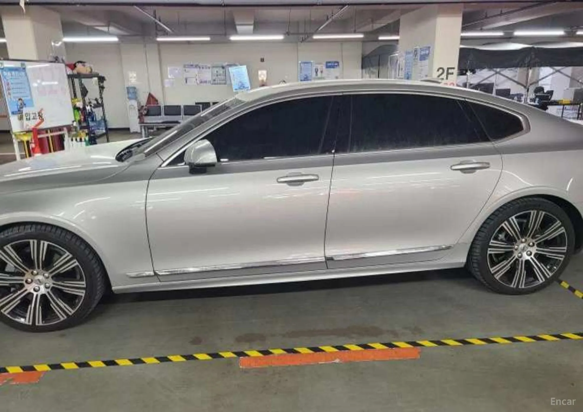 Volvo S90 превью 5