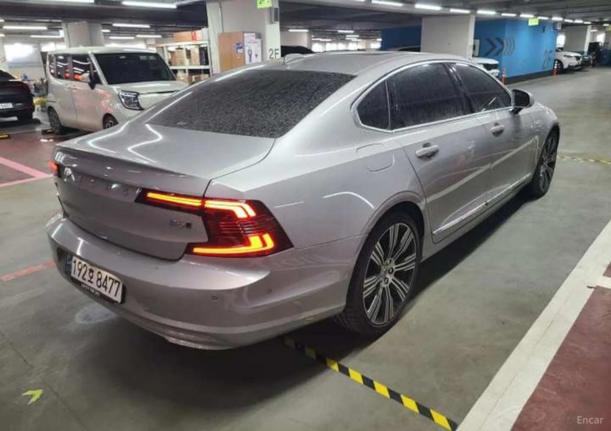Volvo S90 превью 6