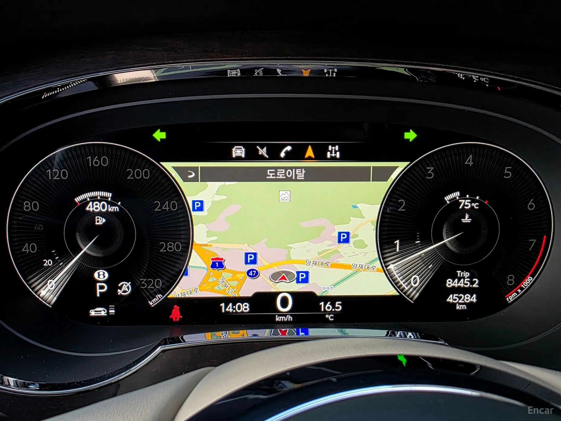 Bentley Bentayga превью 12