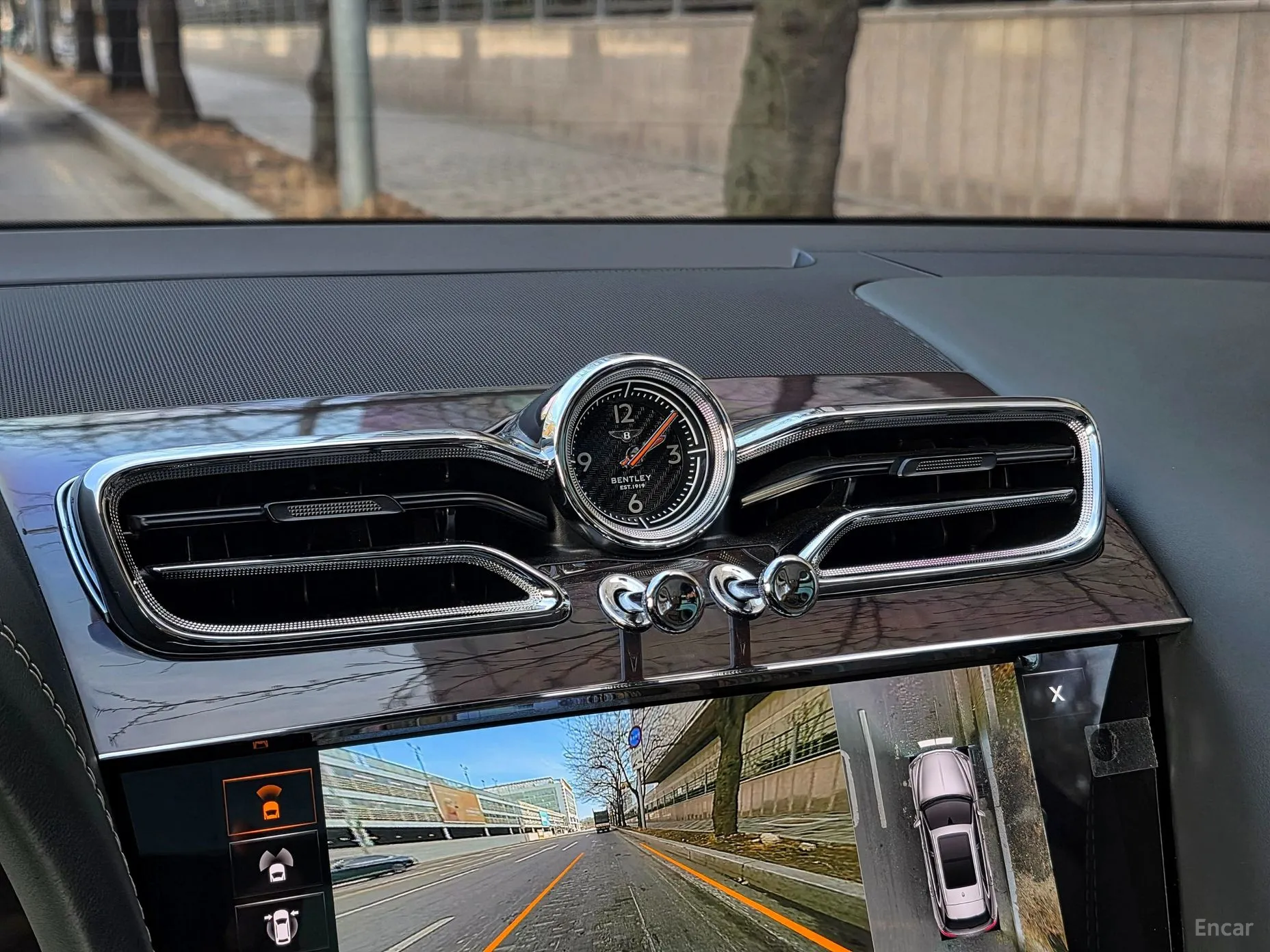Bentley Bentayga превью 13
