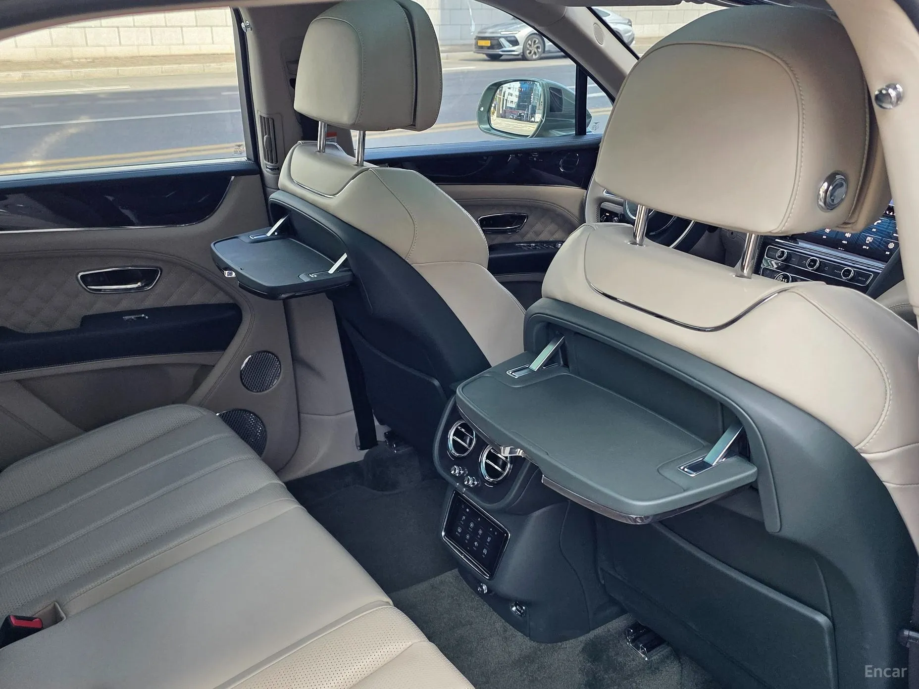 Bentley Bentayga превью 17