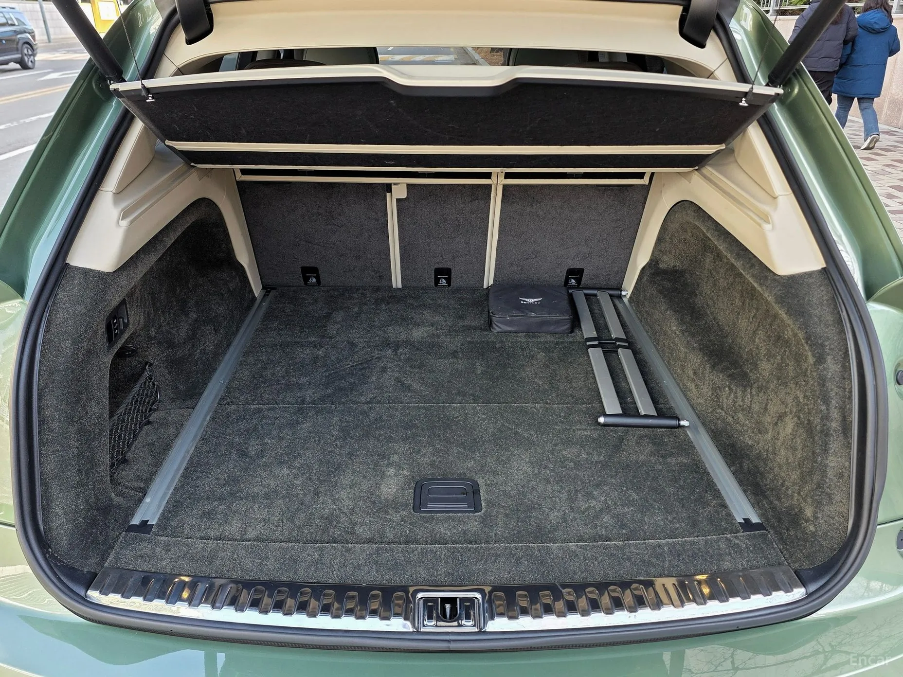 Bentley Bentayga превью 20