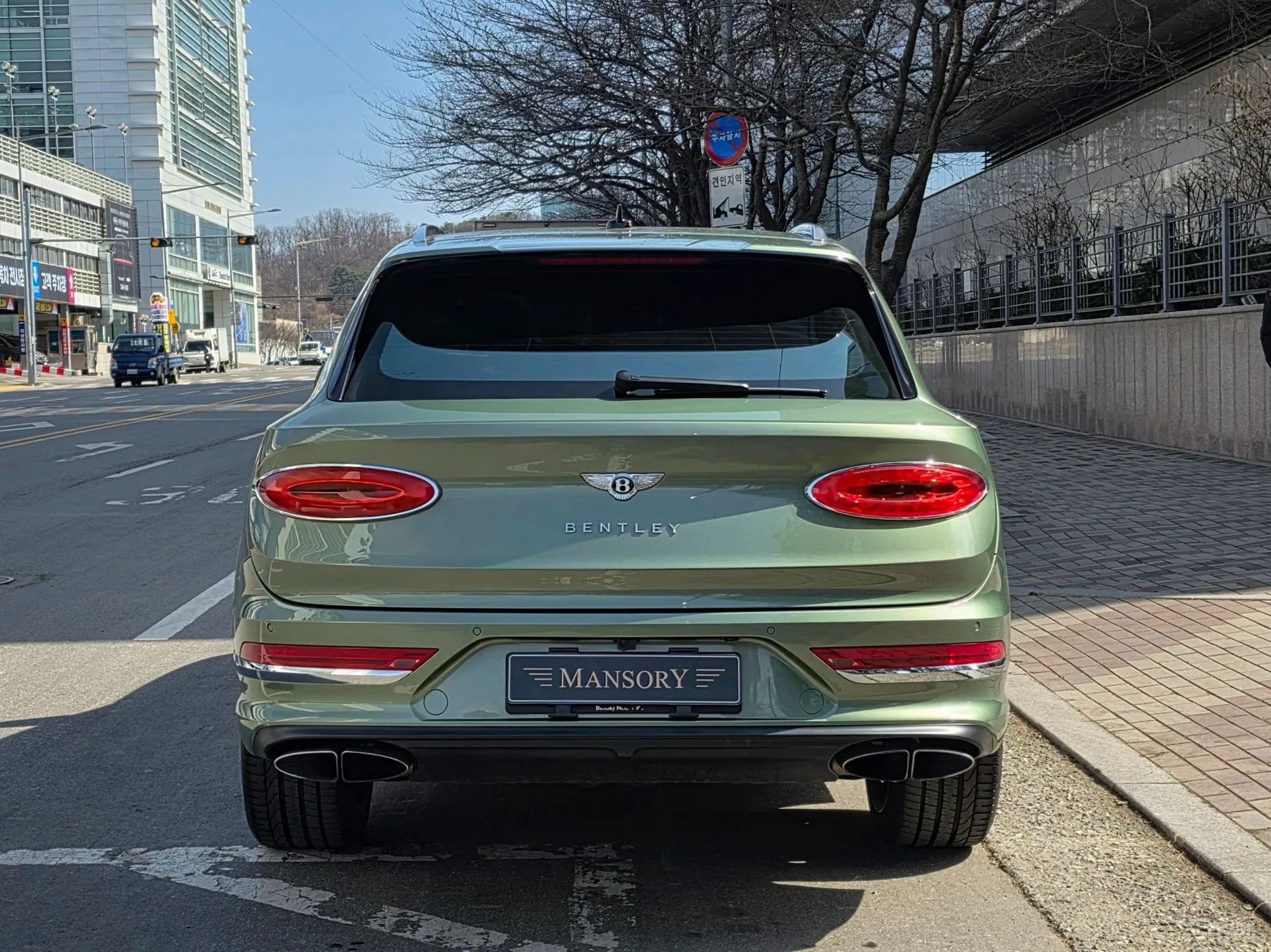 Bentley Bentayga превью 4