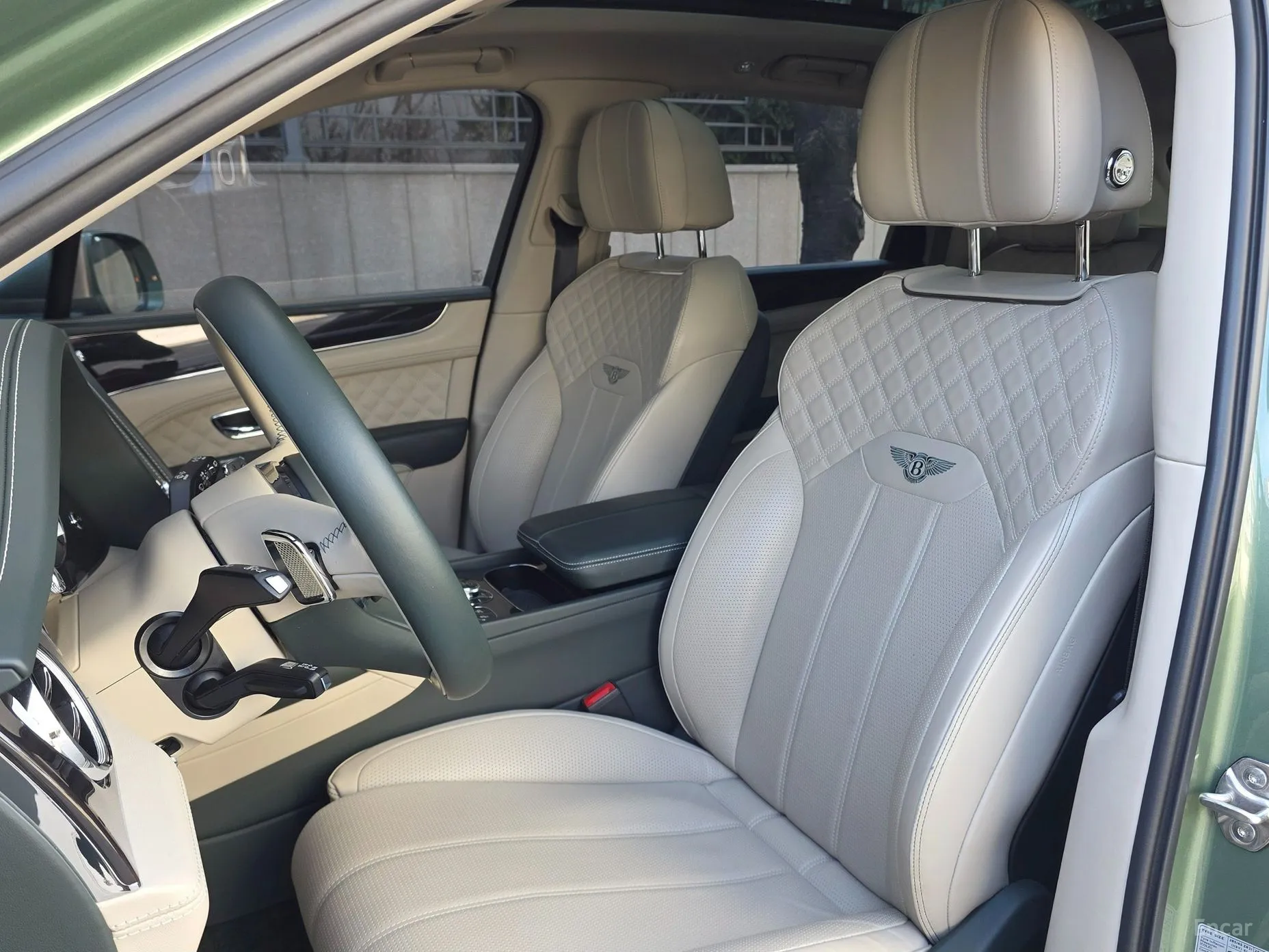 Bentley Bentayga превью 9