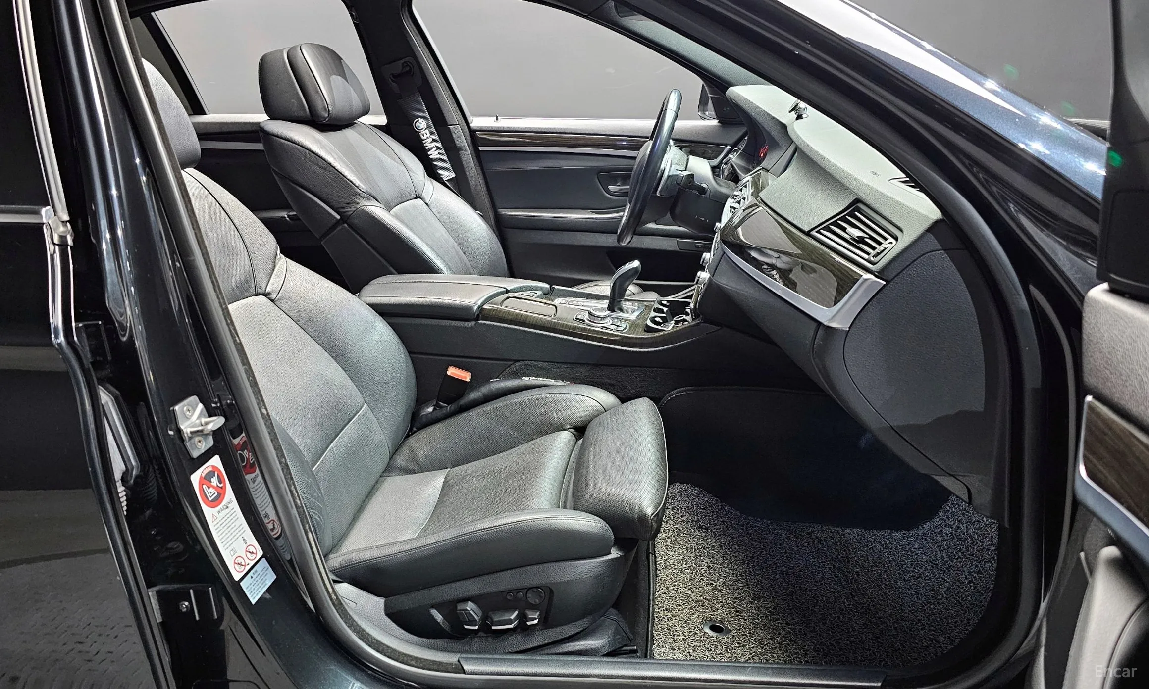 BMW 5 Series (F10) превью 10