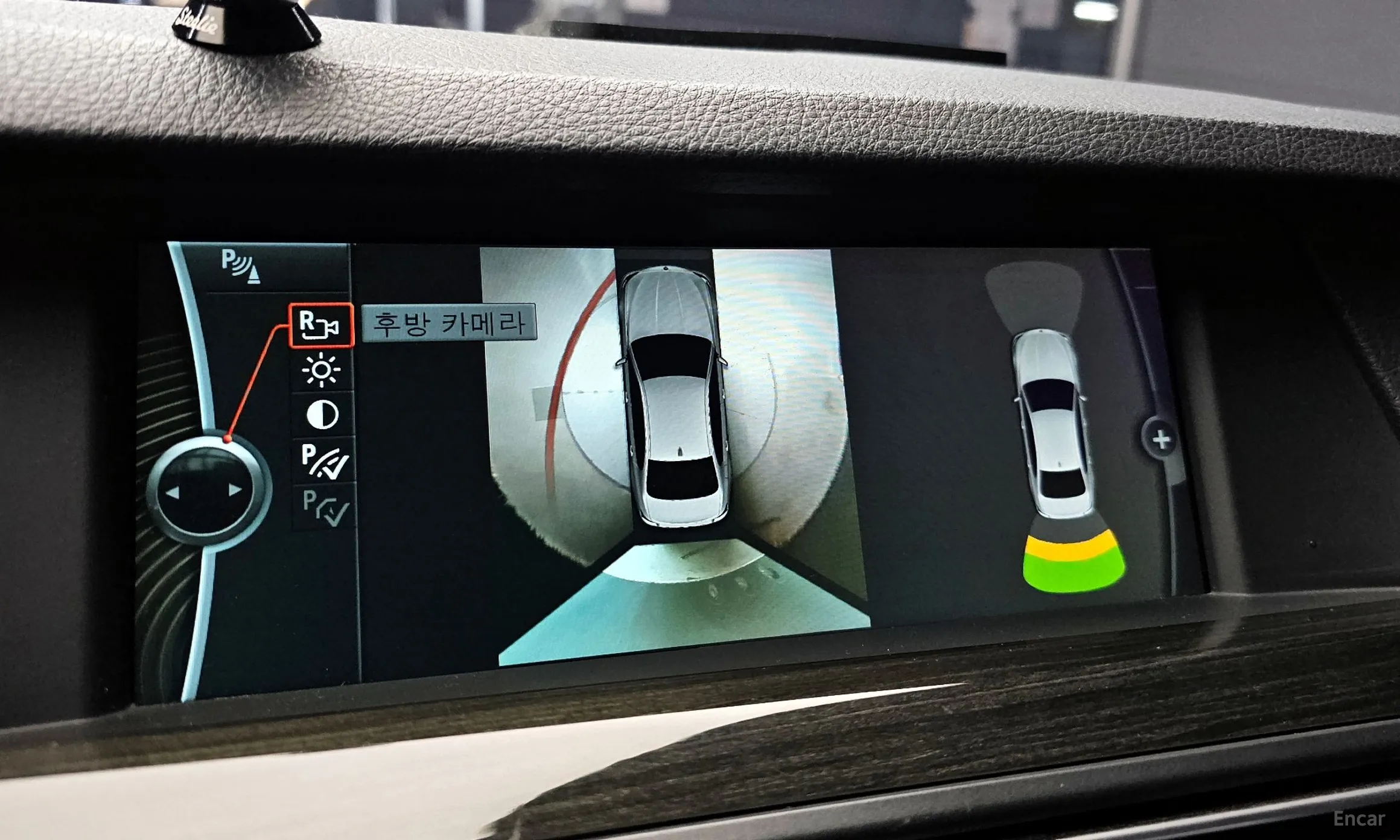BMW 5 Series (F10) превью 15