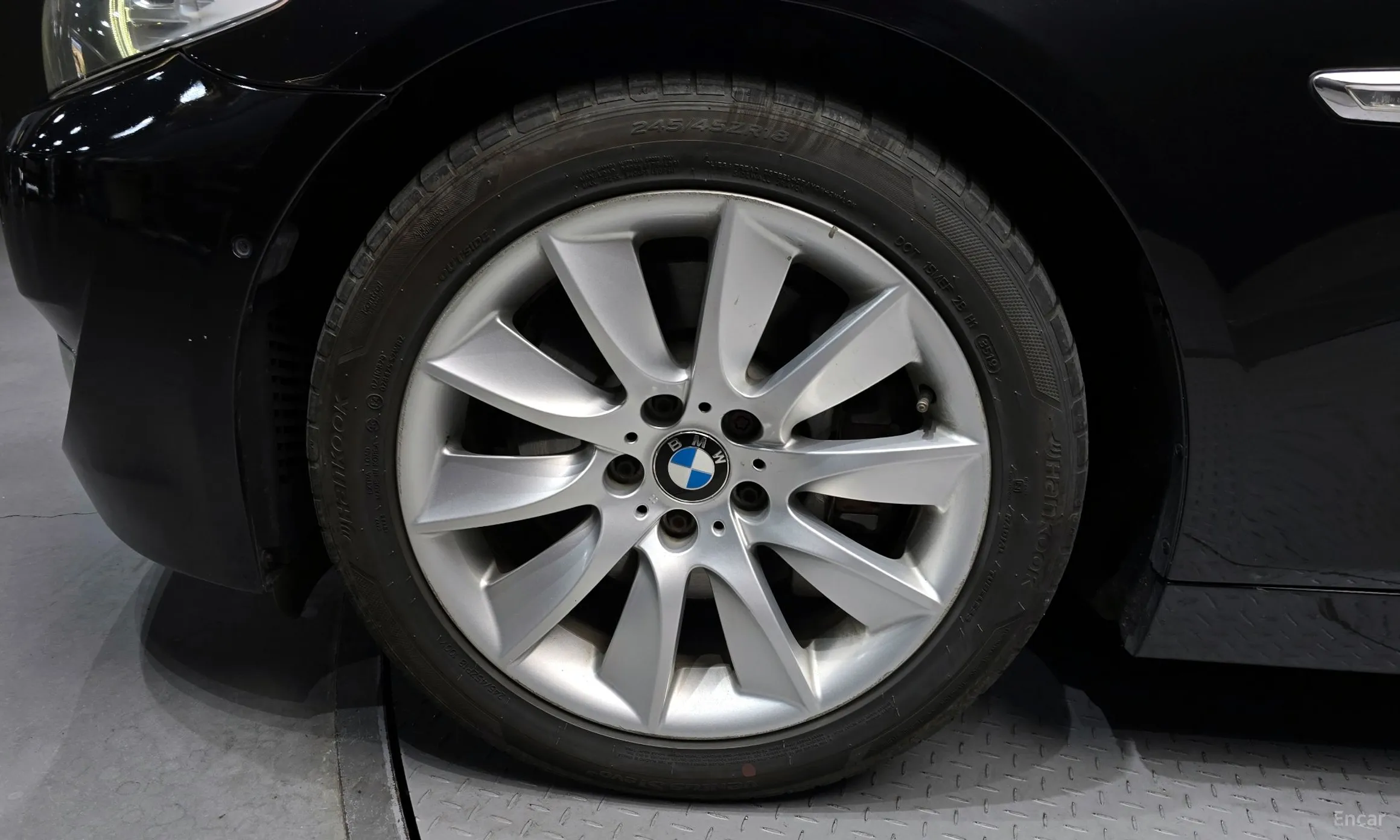 BMW 5 Series (F10) превью 5