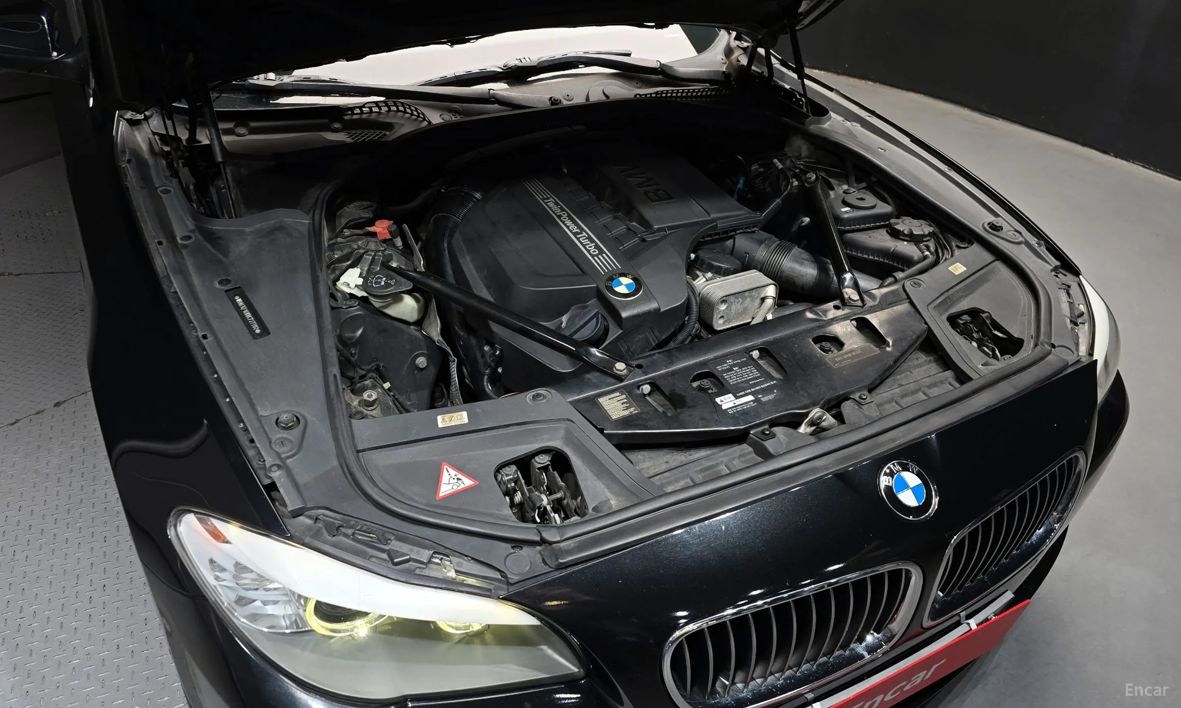 BMW 5 Series (F10) превью 6