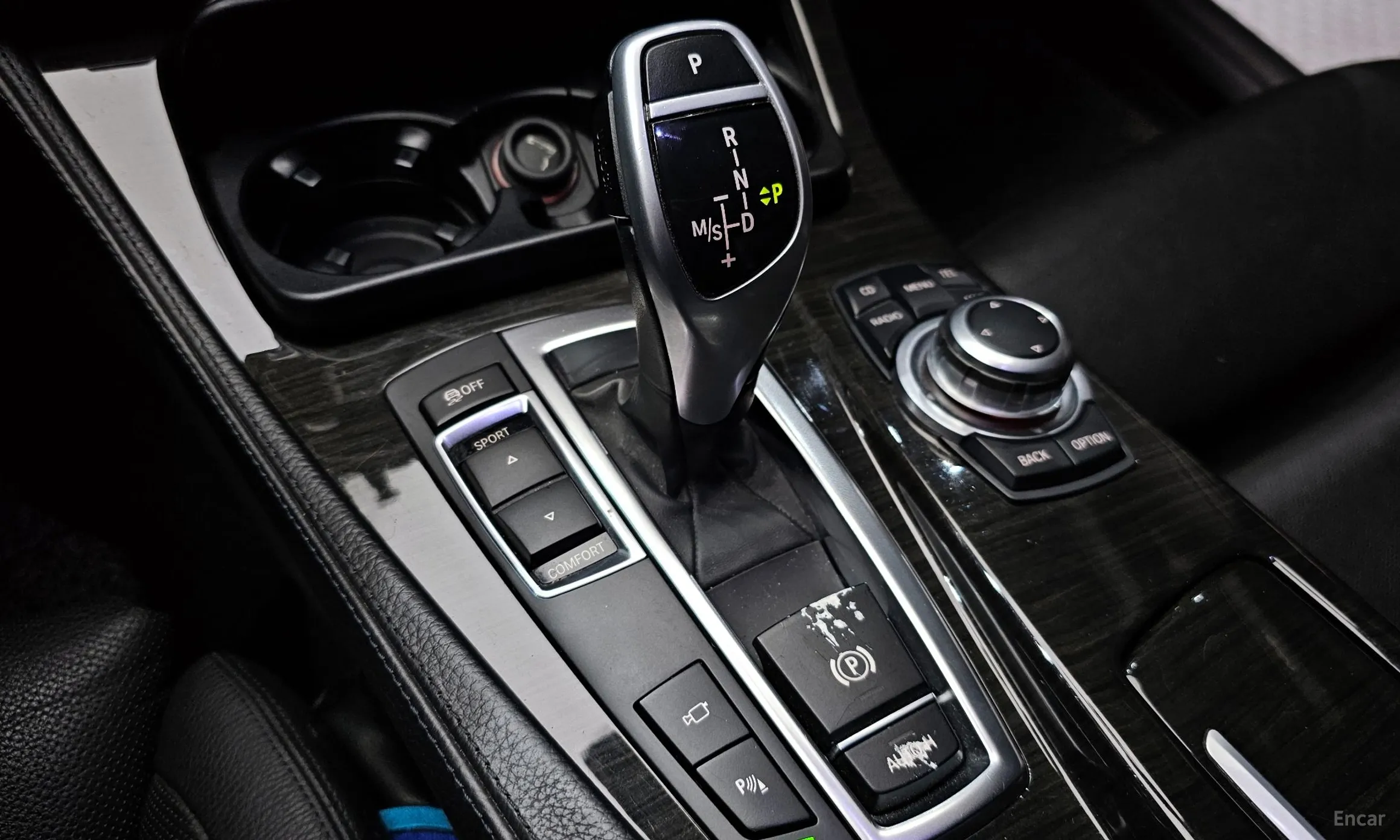 BMW 5 Series (F10) превью 9
