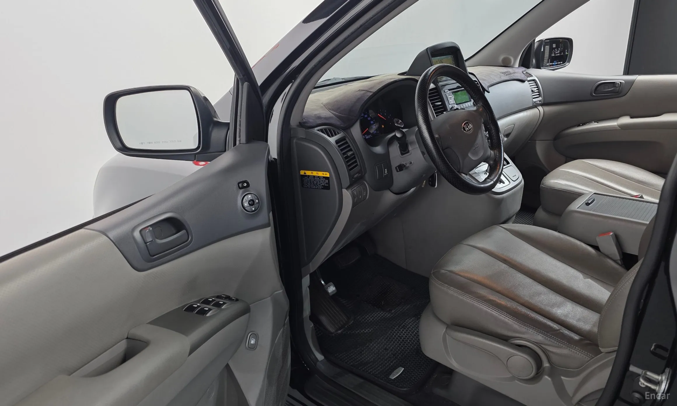 Kia Carnival R превью 11