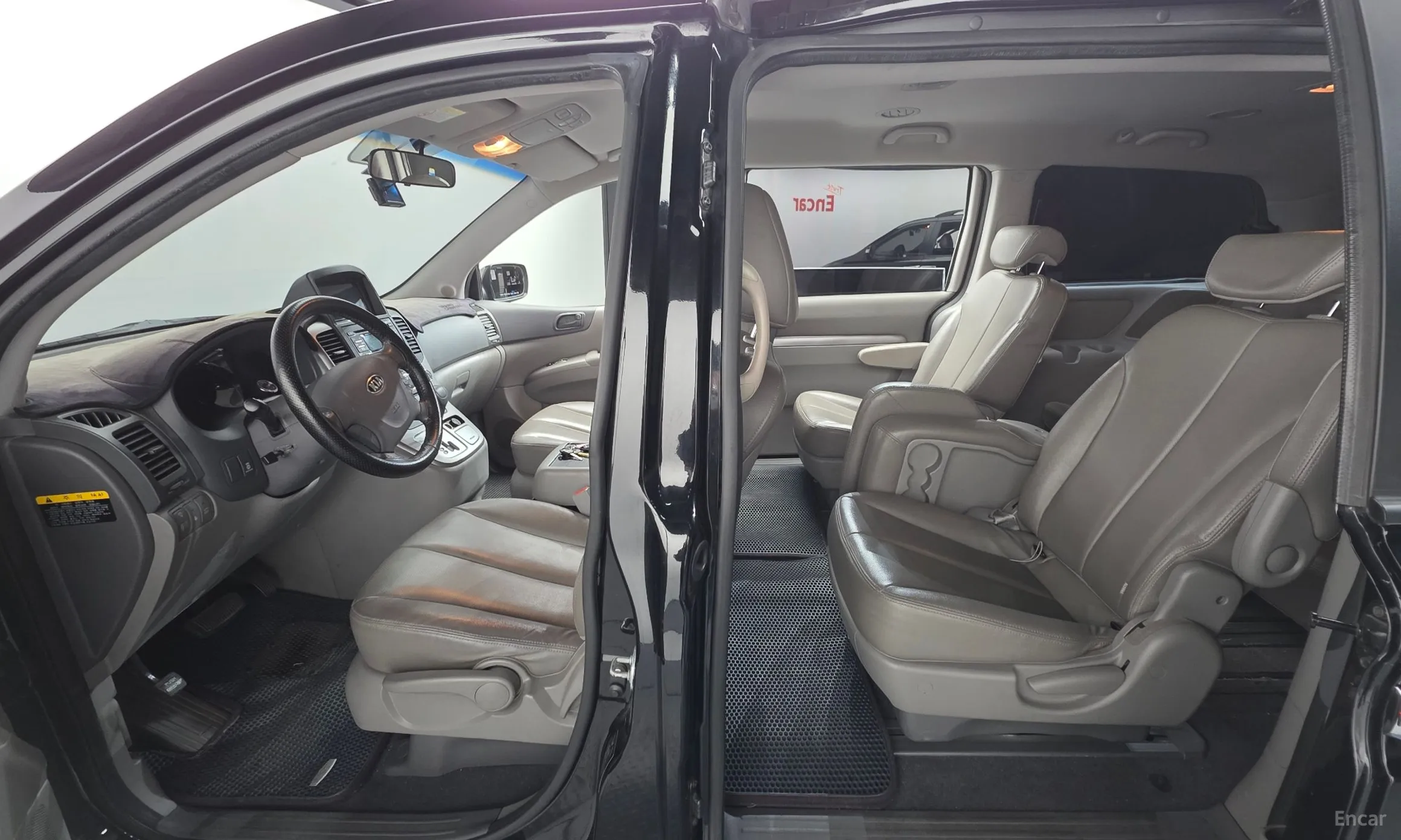 Kia Carnival R превью 18