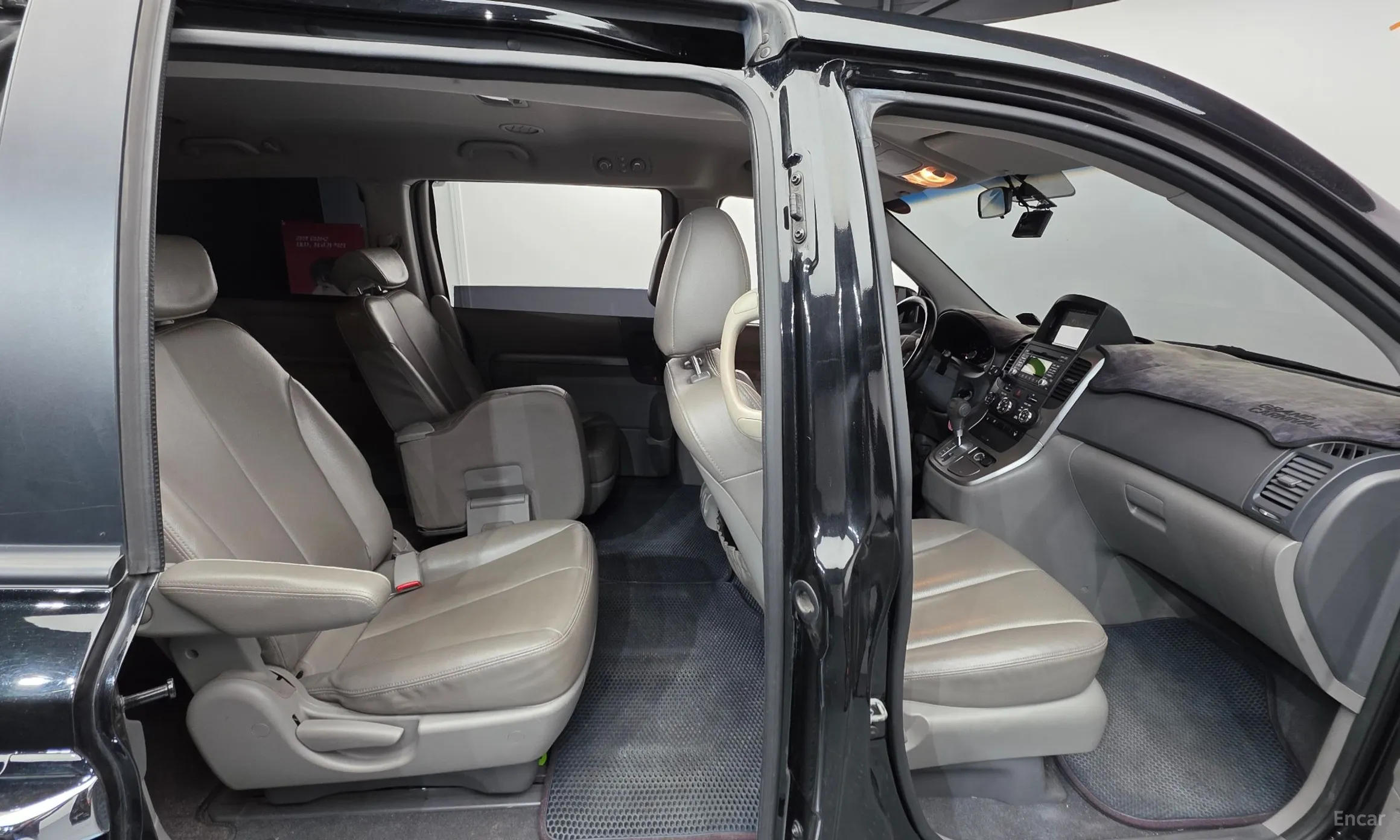 Kia Carnival R превью 19