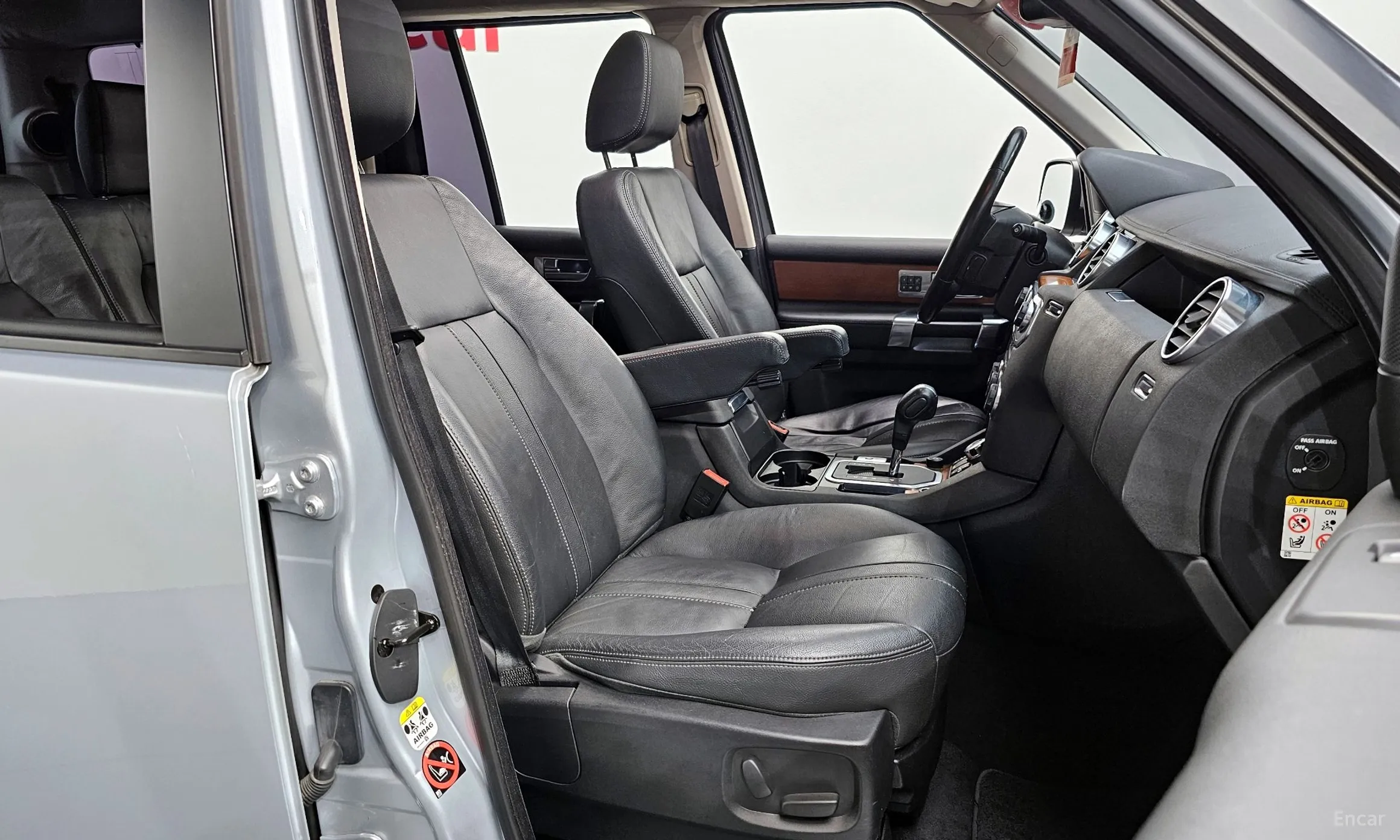 Land Rover Discovery 4 превью 10