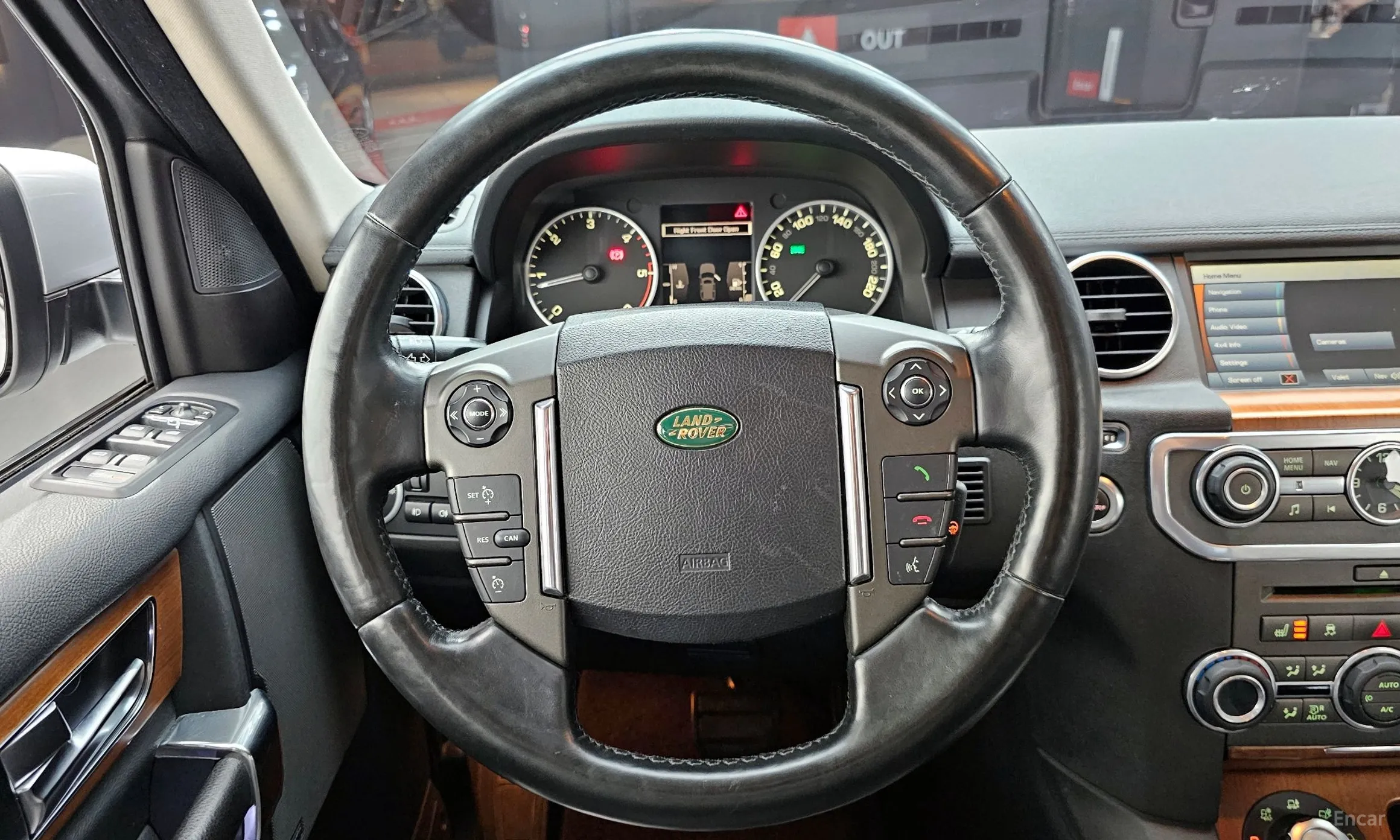 Land Rover Discovery 4 превью 13