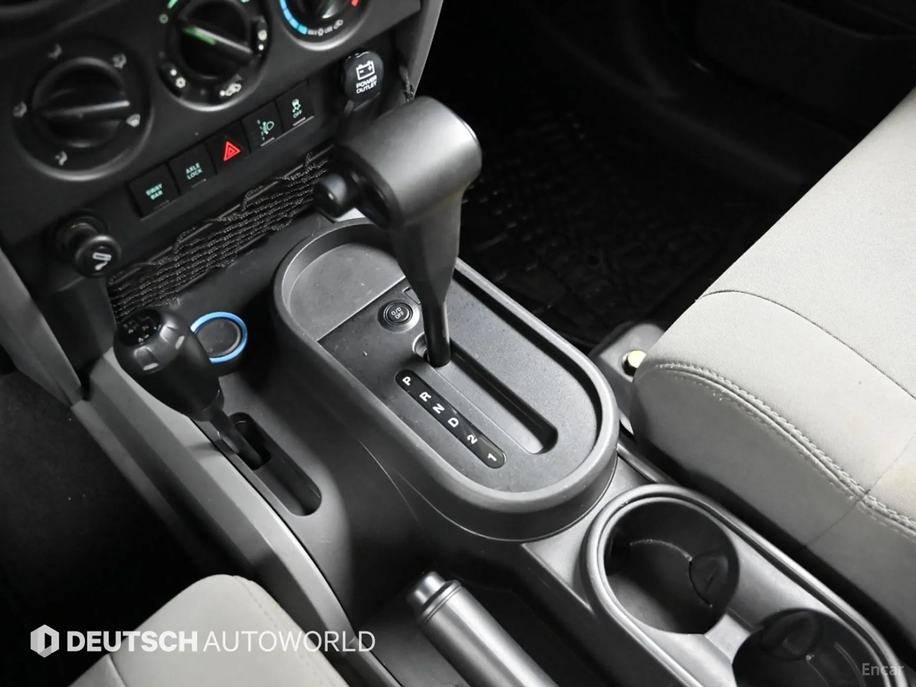 Jeep Wrangler (JK) превью 9