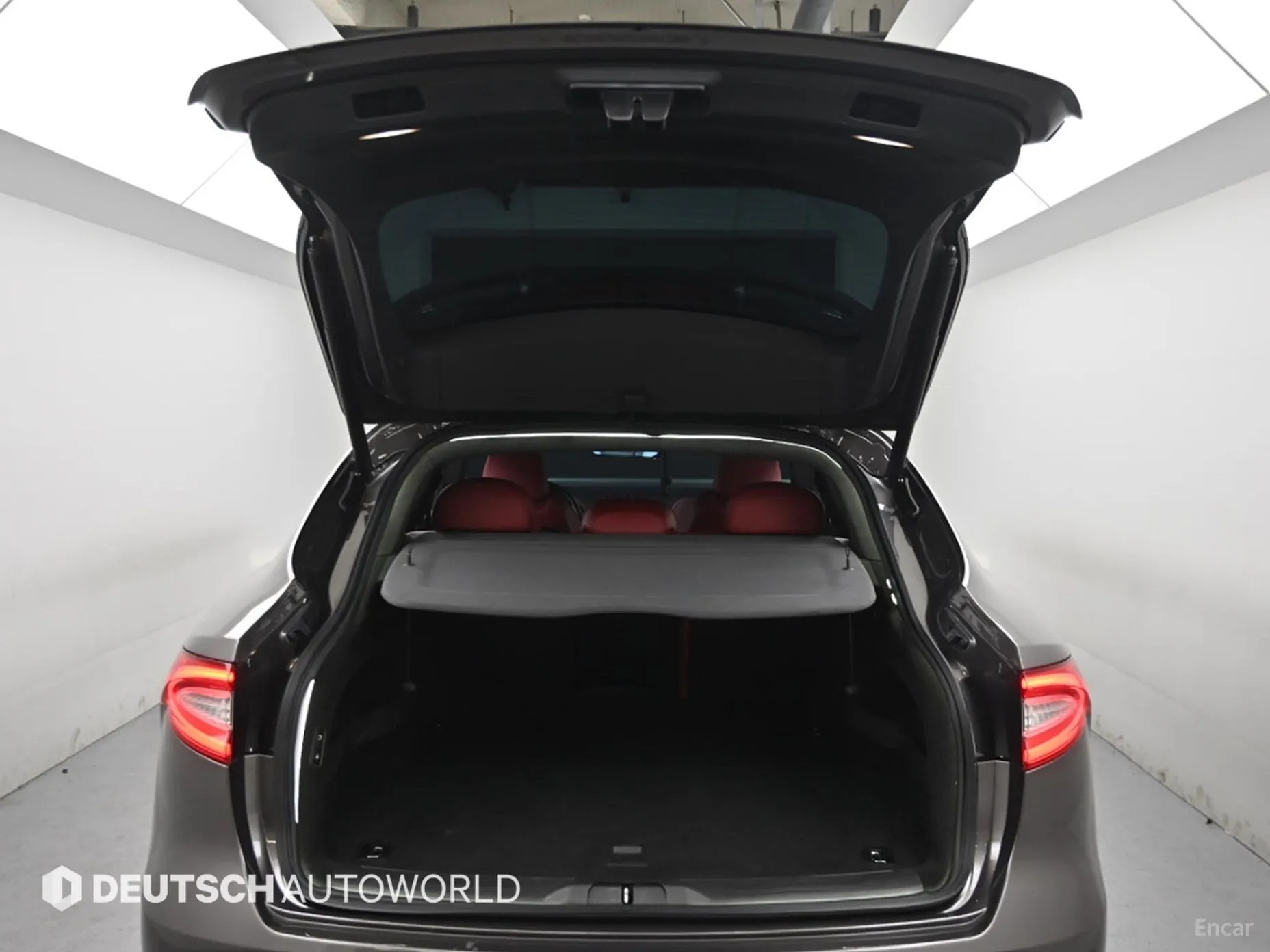Maserati Levante превью 19