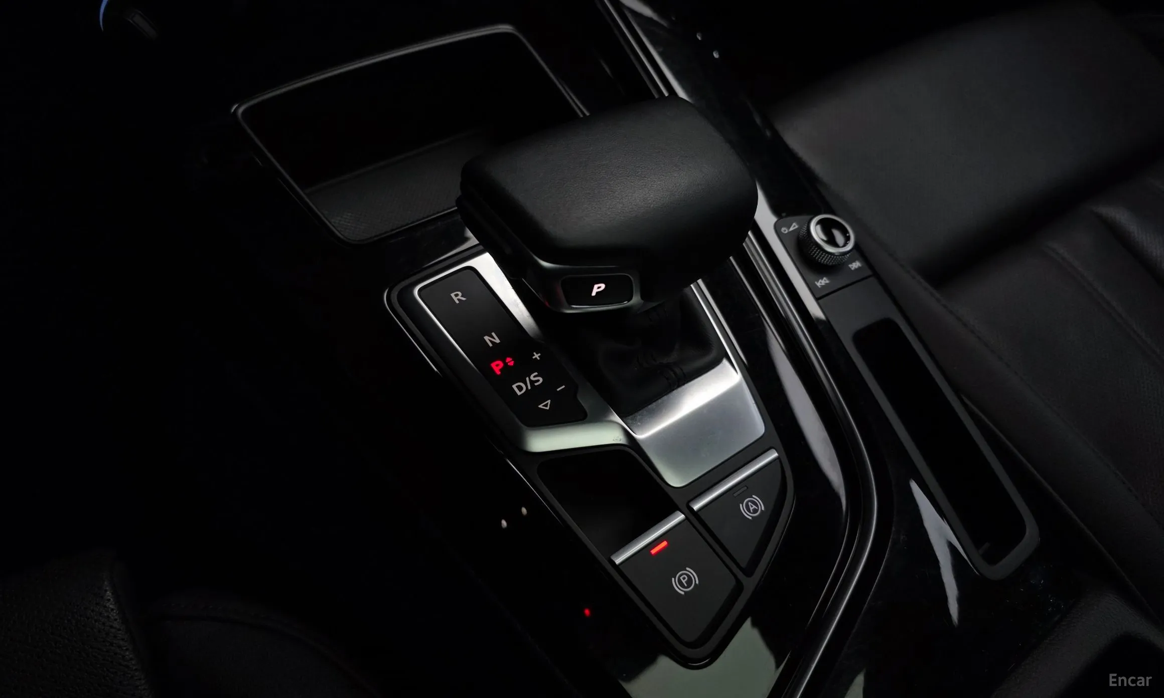 Audi A4 (B9) превью 9