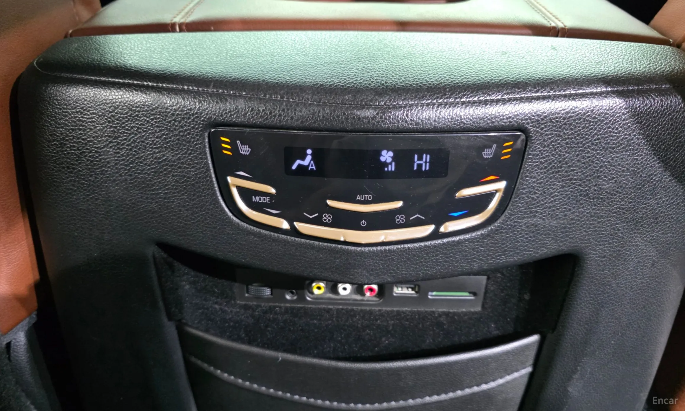 Cadillac Escalade превью 19