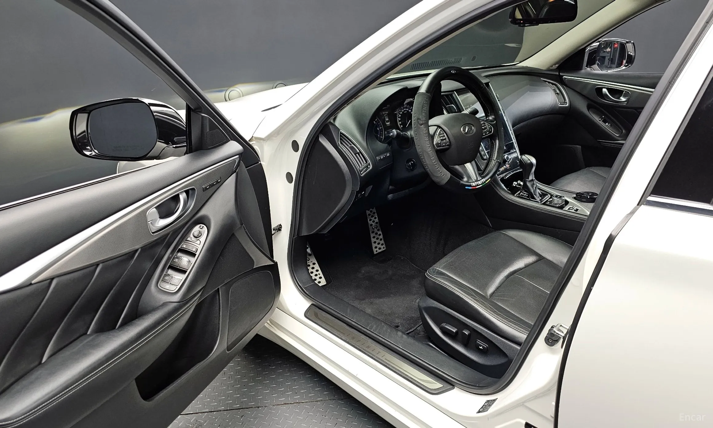 Infiniti Q50 превью 11
