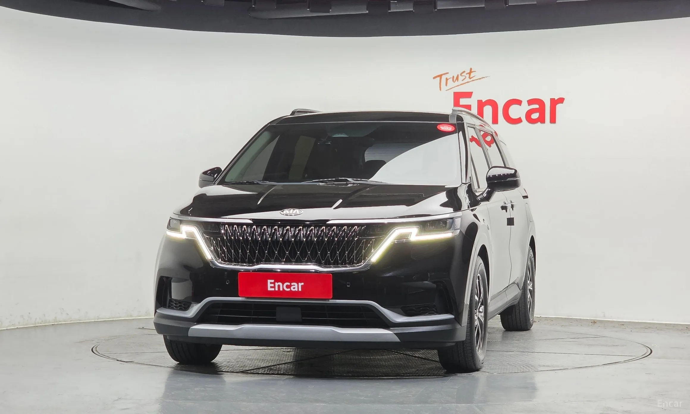 Kia Carnival Gen 4 превью 3
