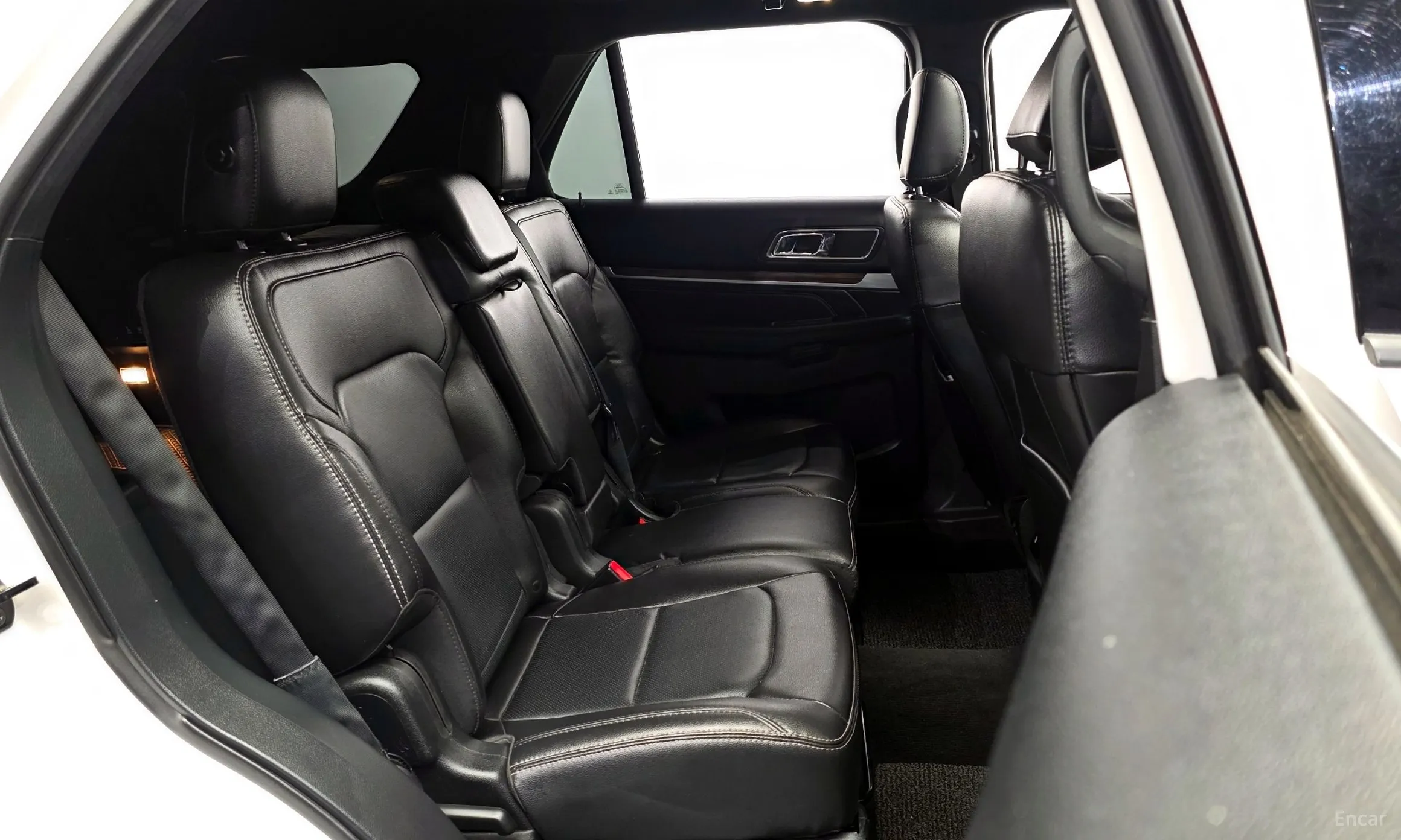 Ford Explorer превью 12