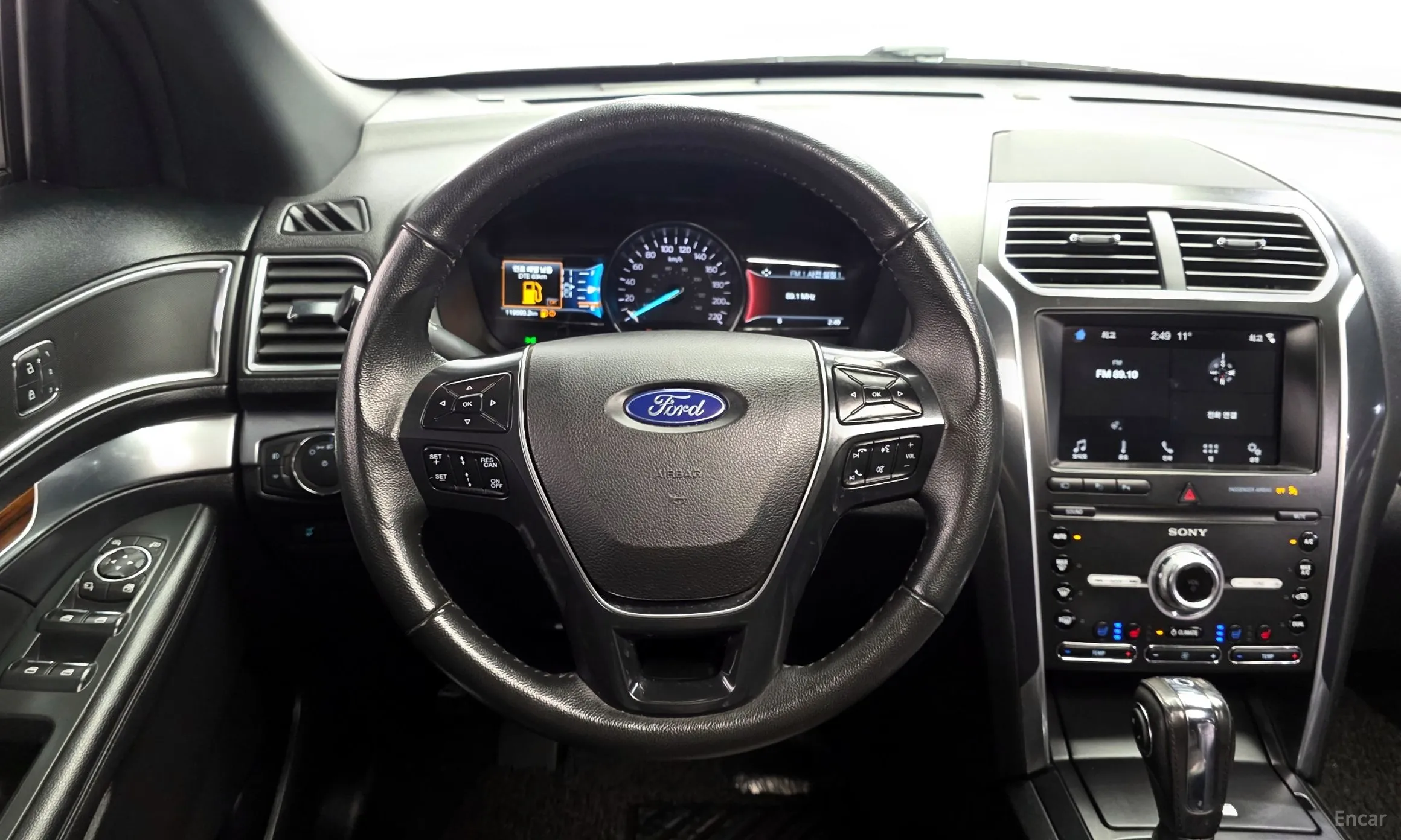 Ford Explorer превью 13