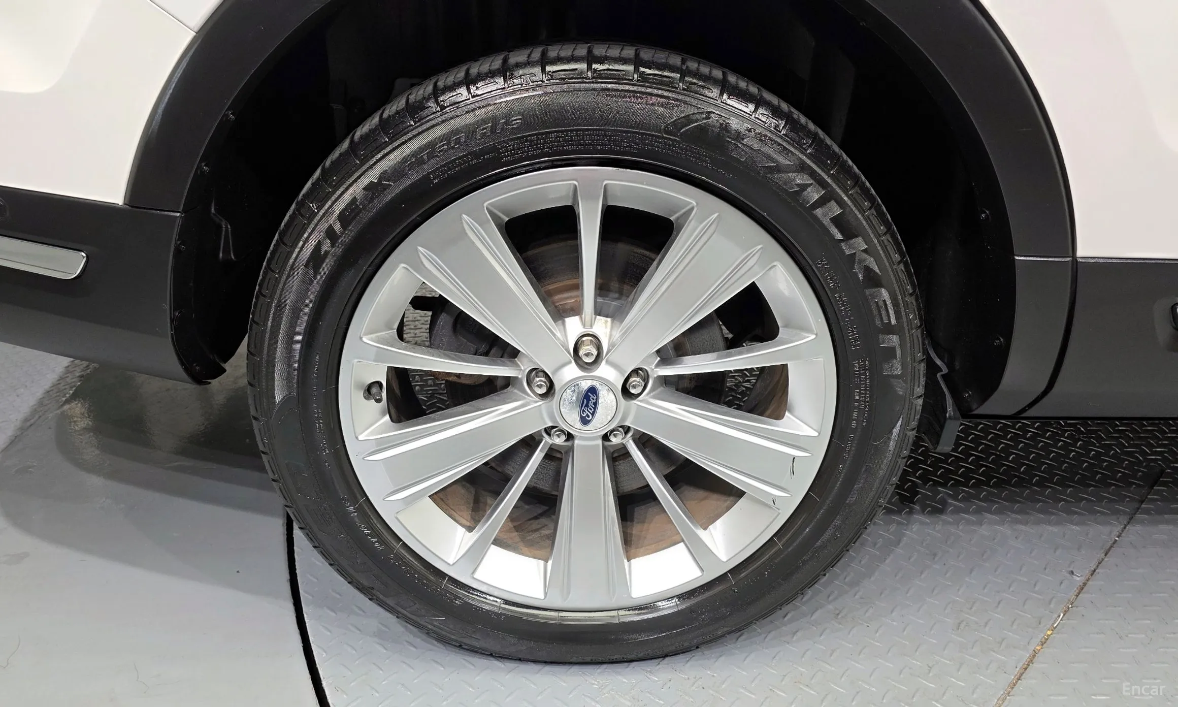 Ford Explorer превью 5