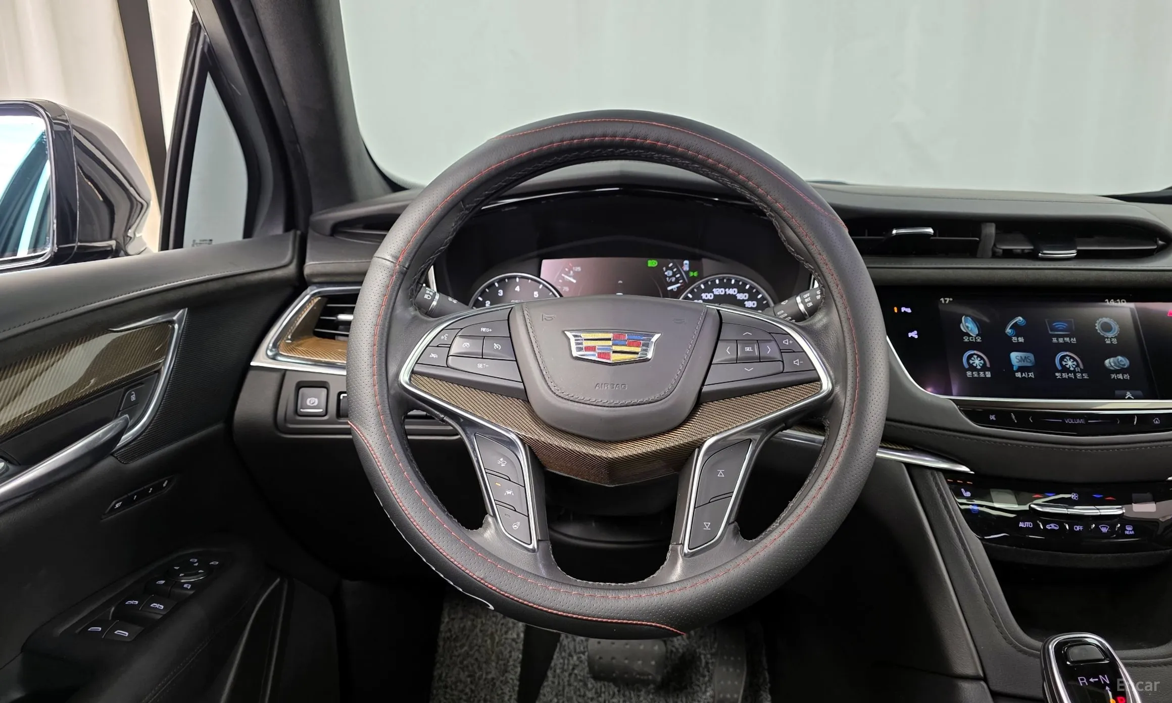 Cadillac XT5 превью 13