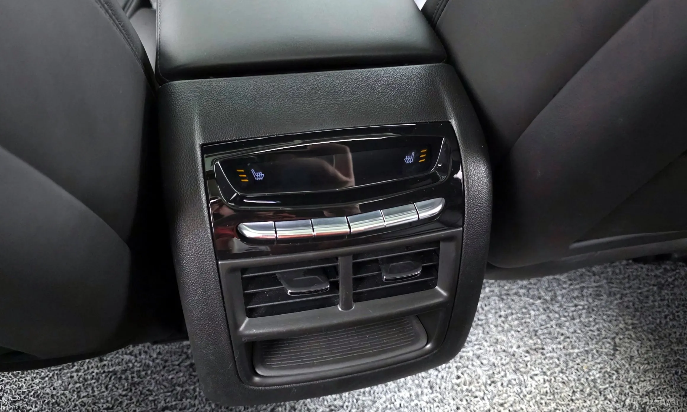 Cadillac XT5 превью 18