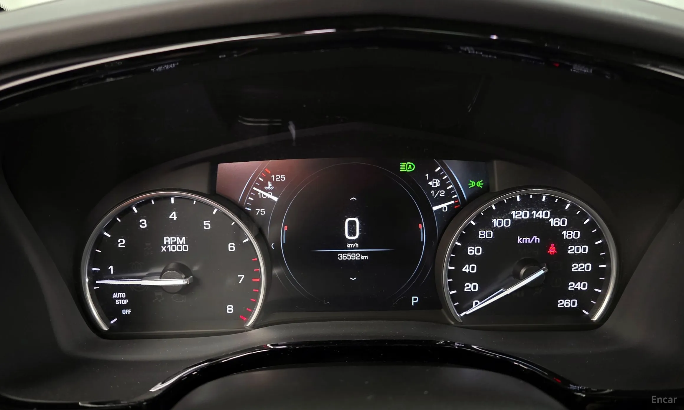 Cadillac XT5 превью 8